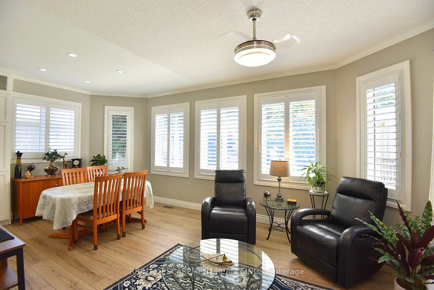 241 SILVERBIRCH Boulevard, #32