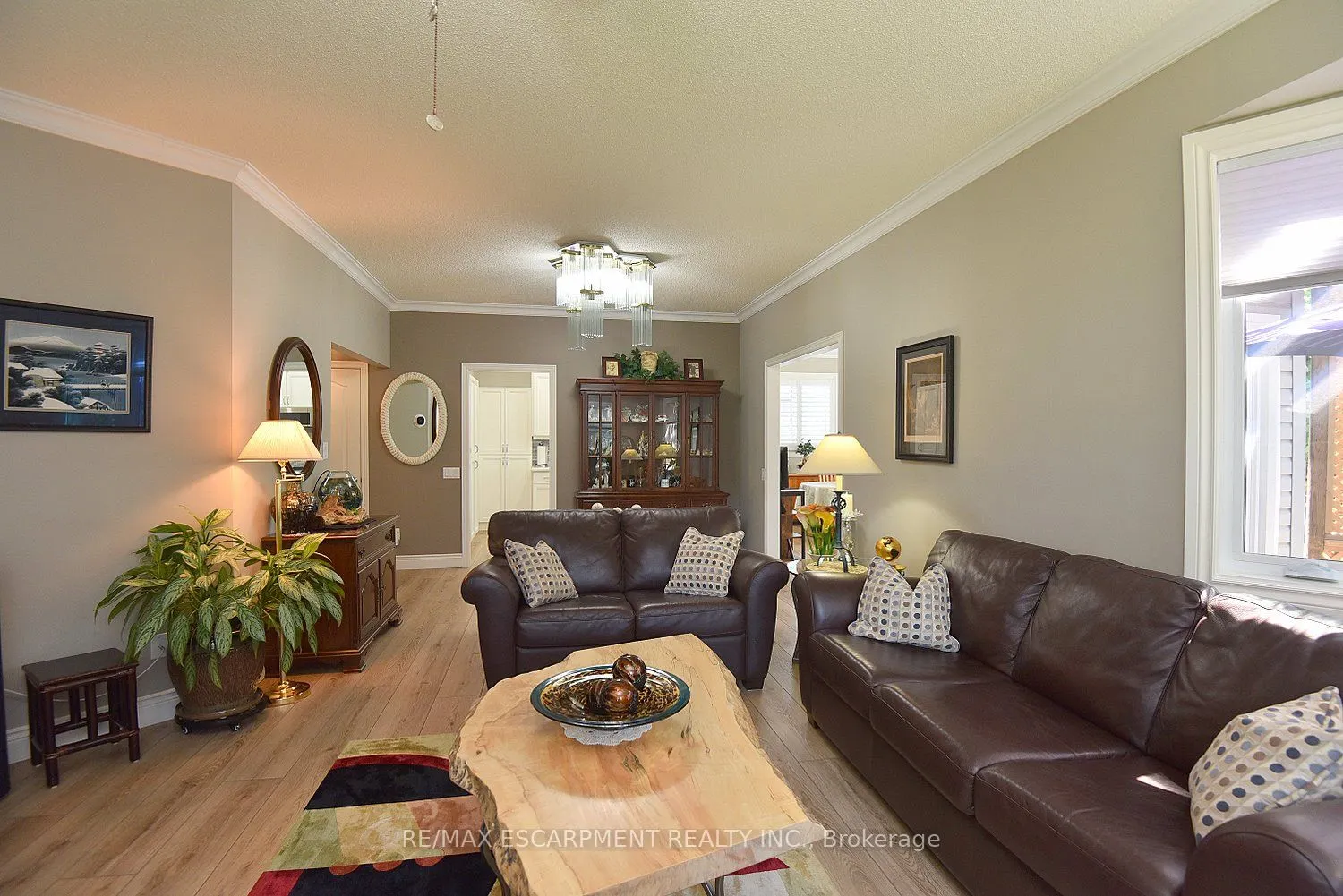 241 SILVERBIRCH Boulevard, #32