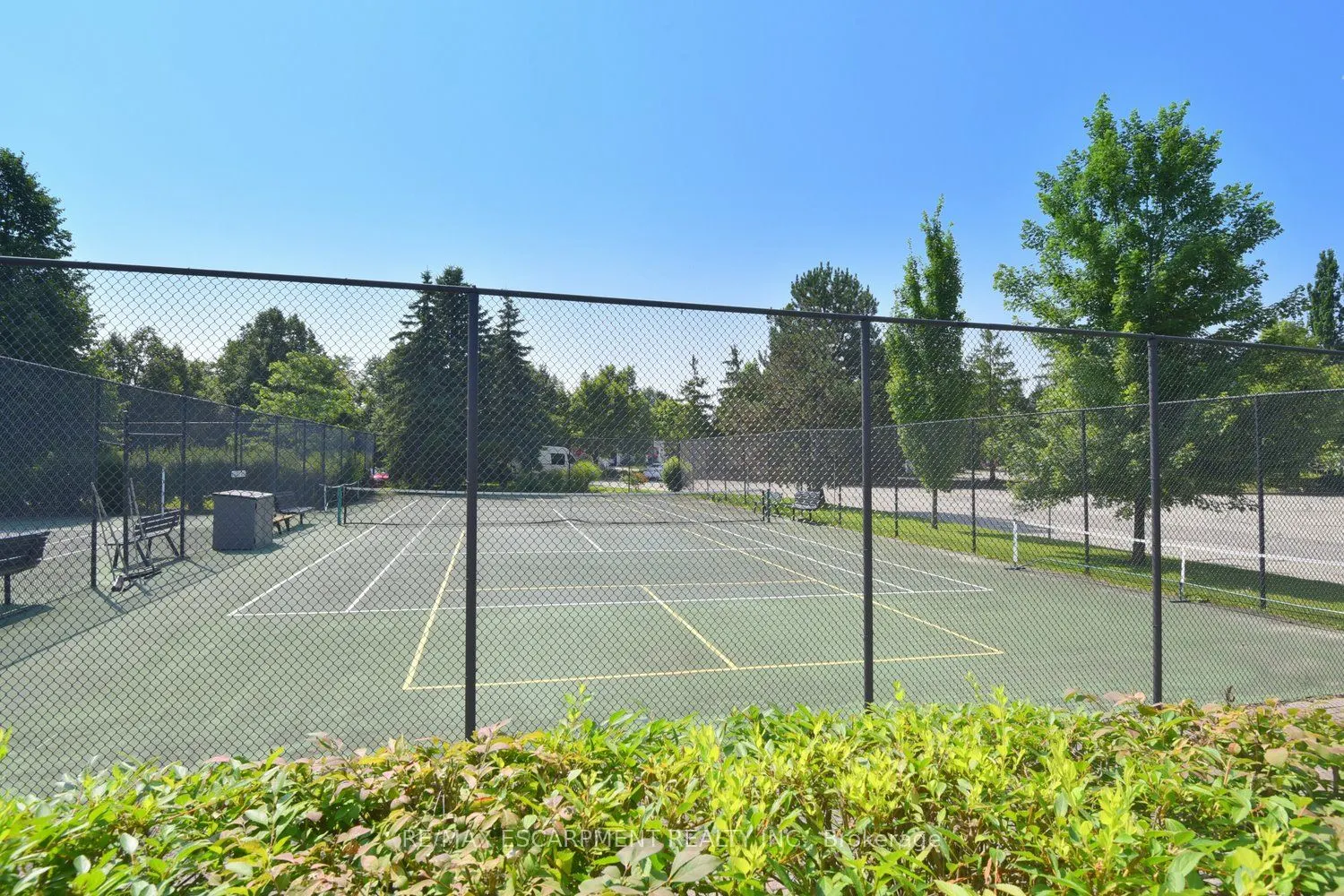 241 SILVERBIRCH Boulevard, #32
