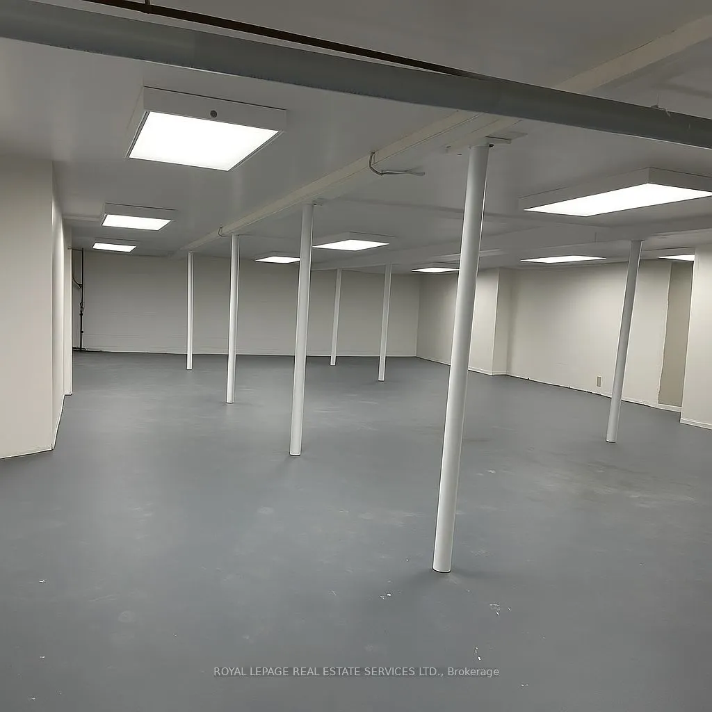 257 Dundas Street E, #5