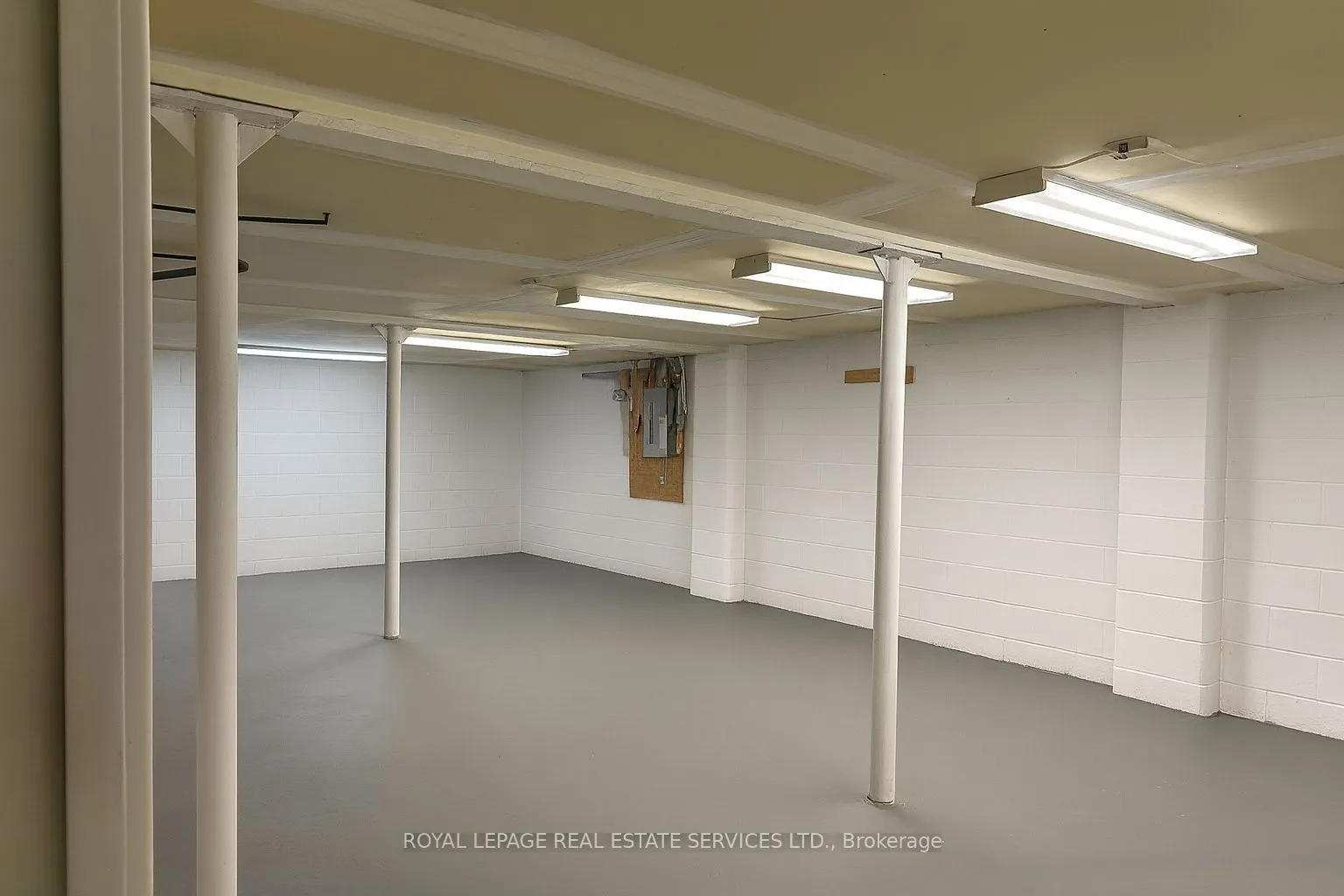 257 Dundas Street E, #5