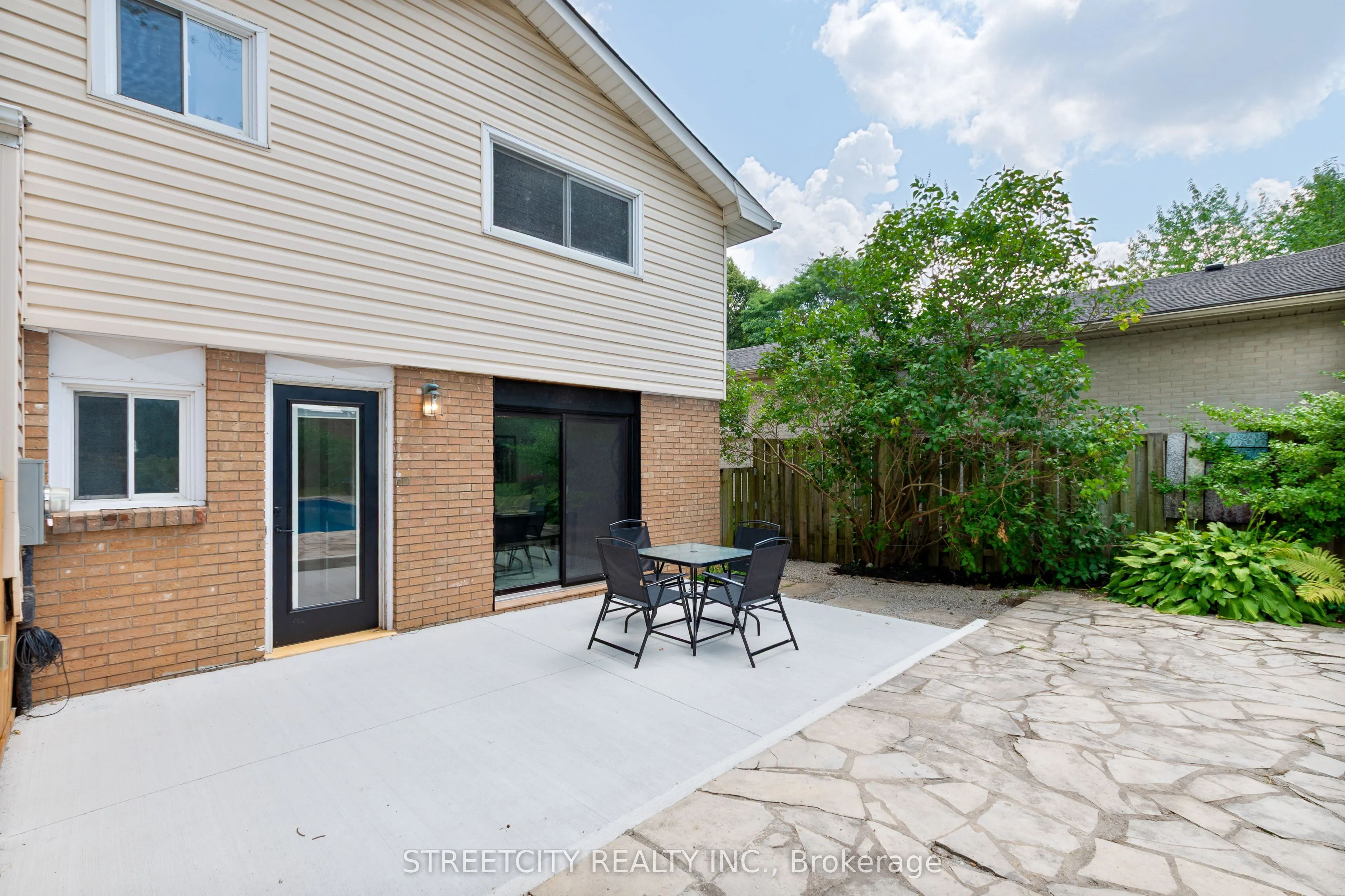 103 Friars Way