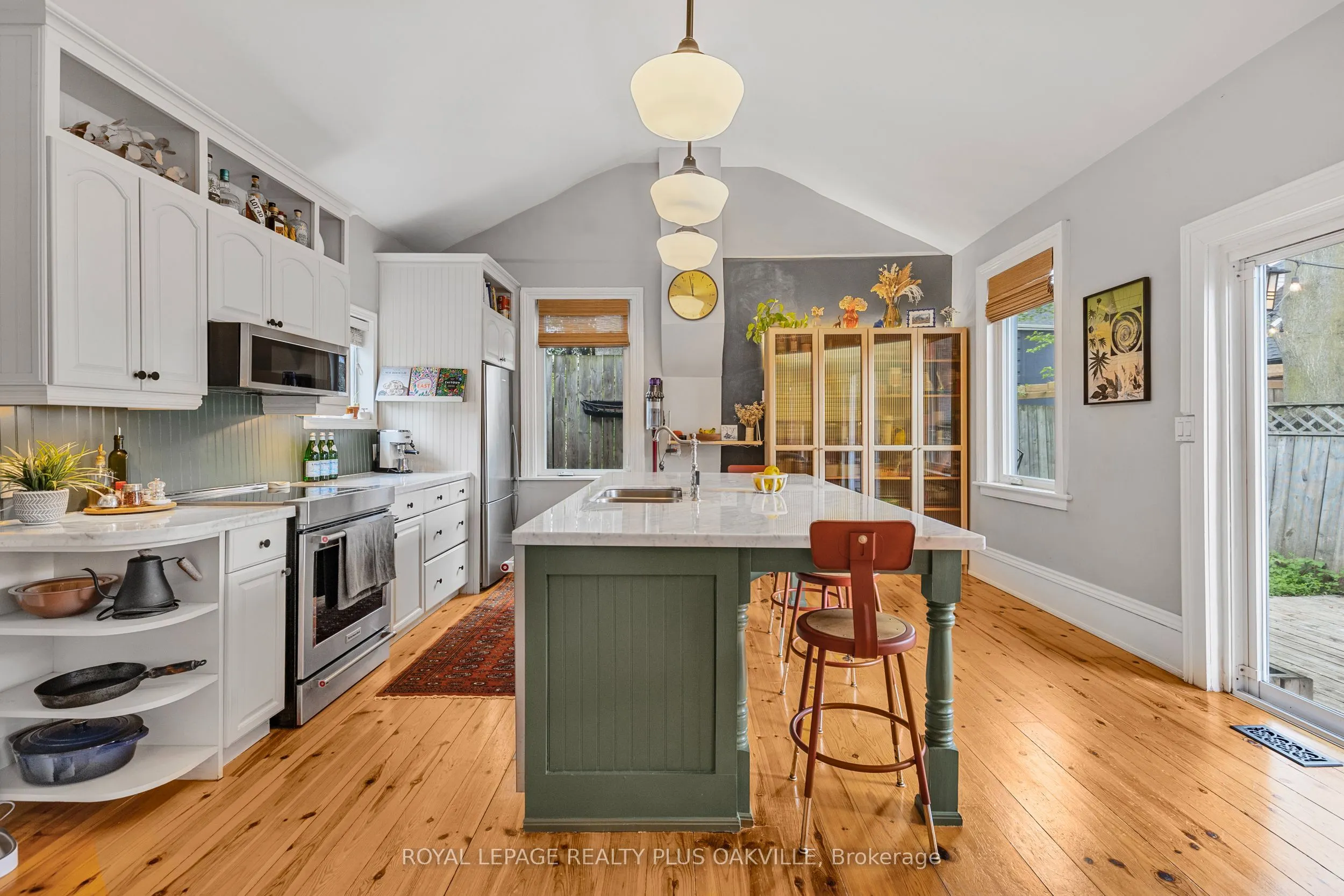 73 Pearl Street N