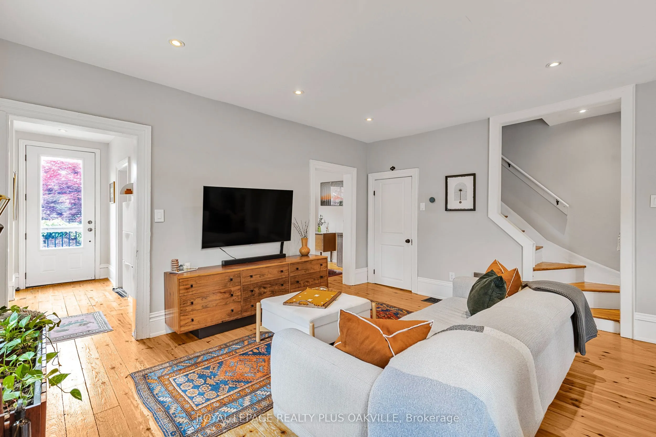 73 Pearl Street N