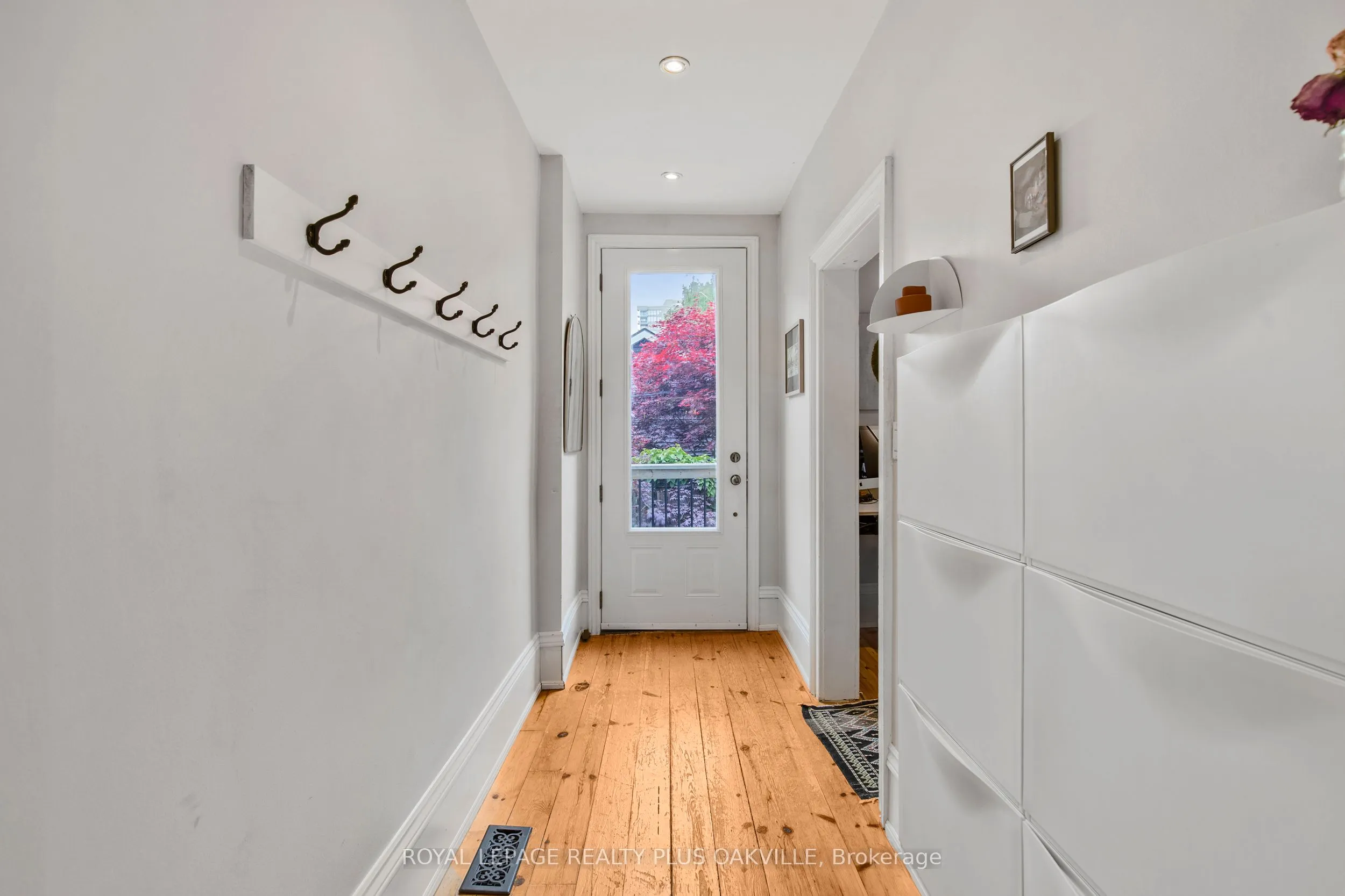 73 Pearl Street N