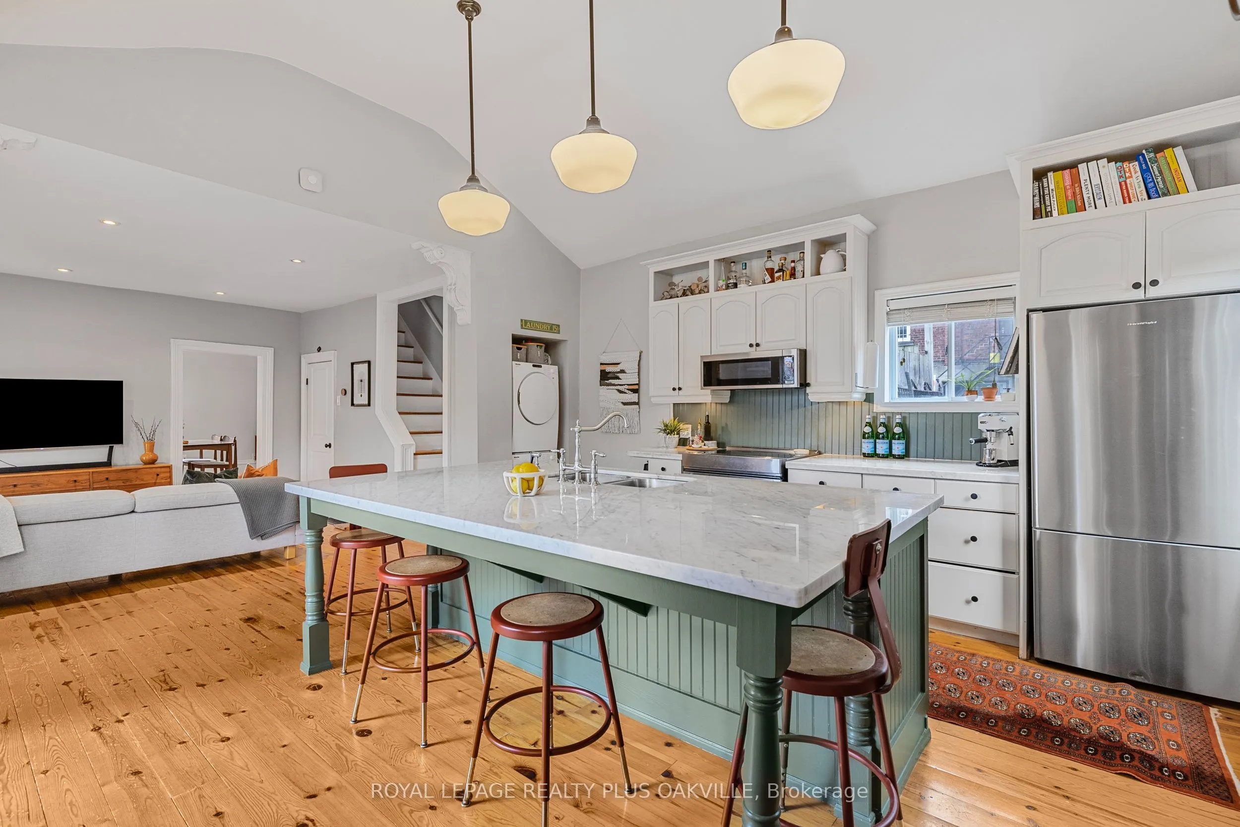 73 Pearl Street N
