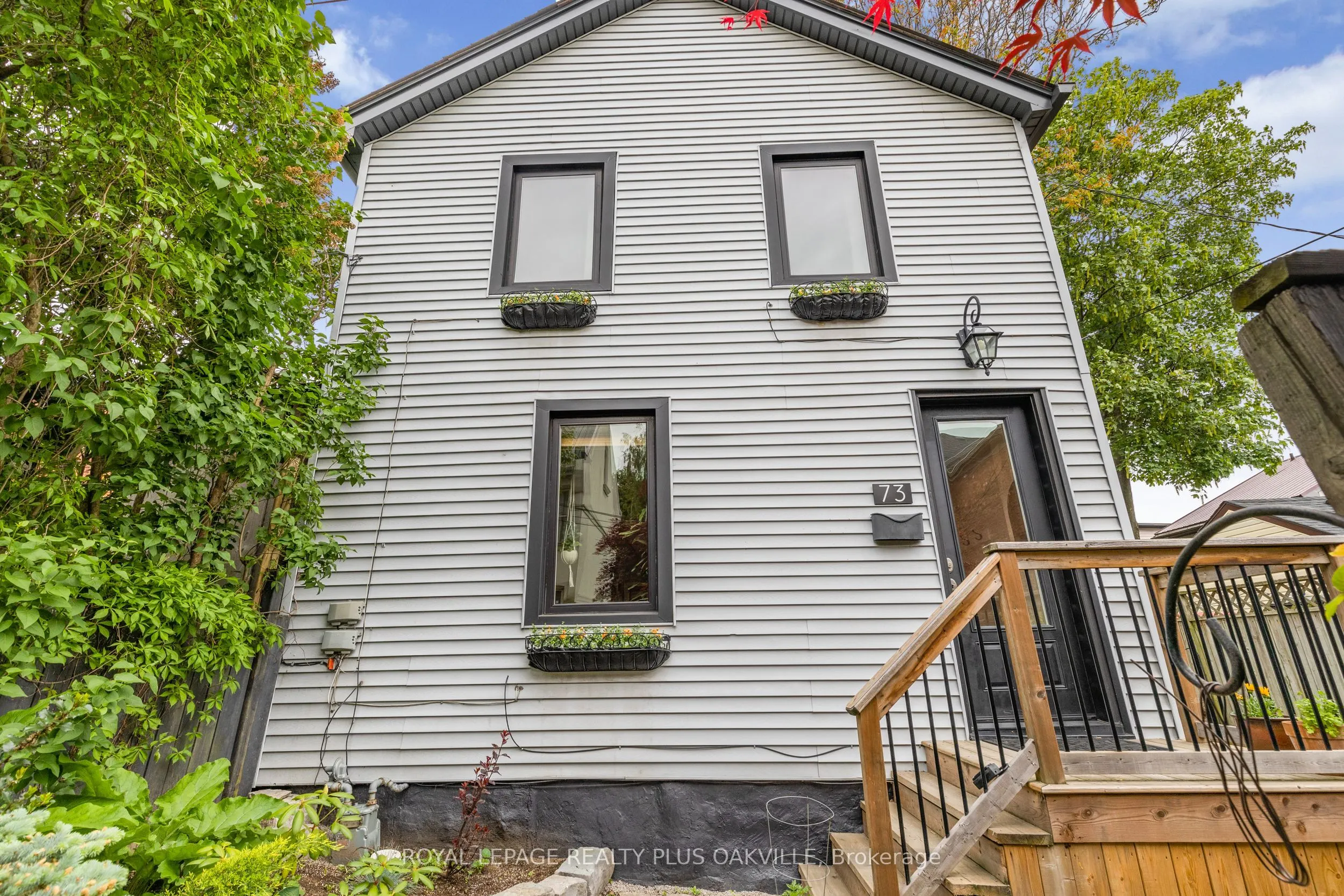 73 Pearl Street N