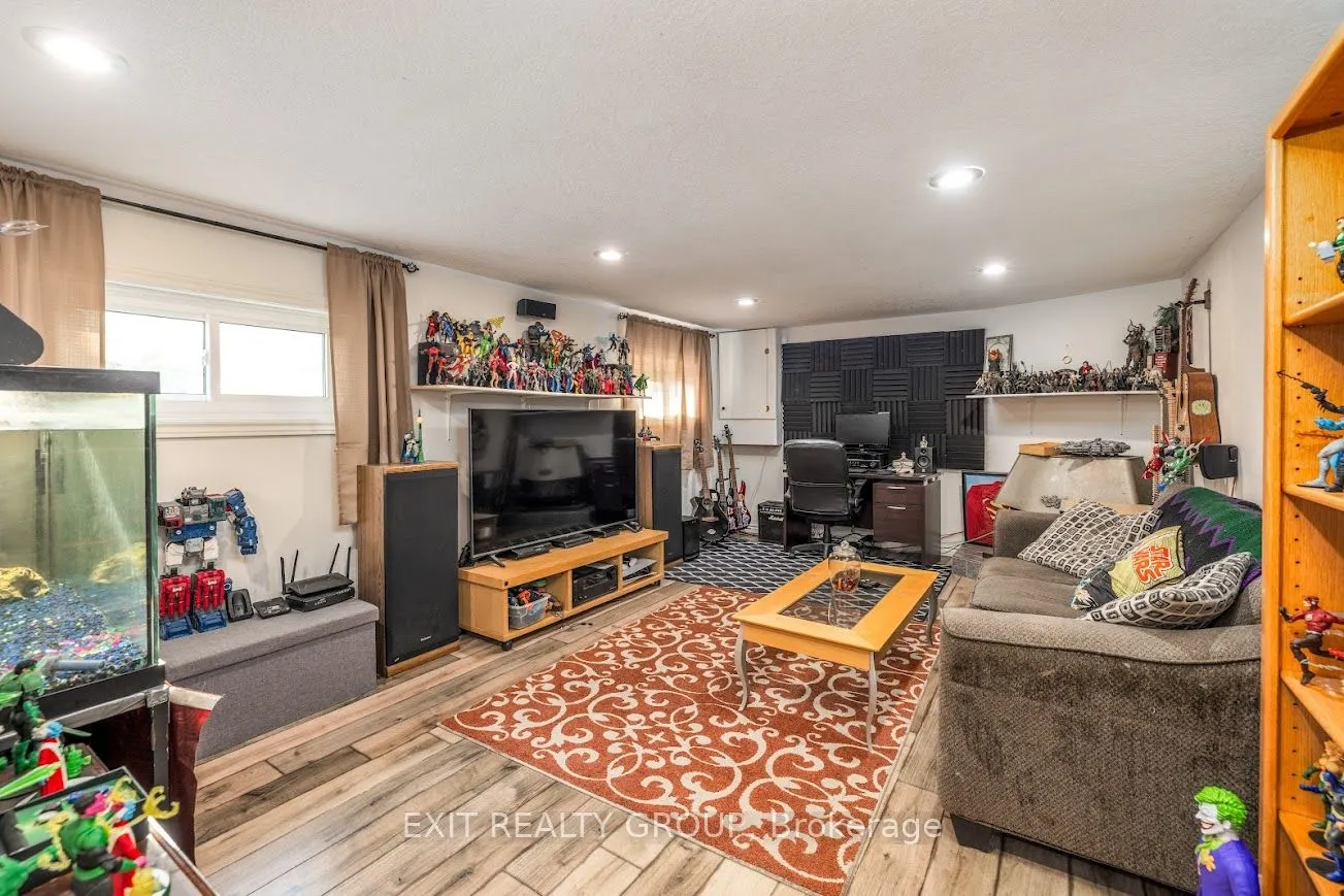 4 Dixie Place