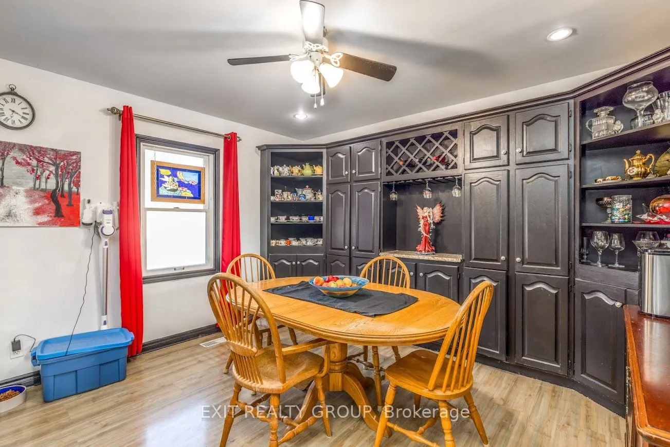 4 Dixie Place