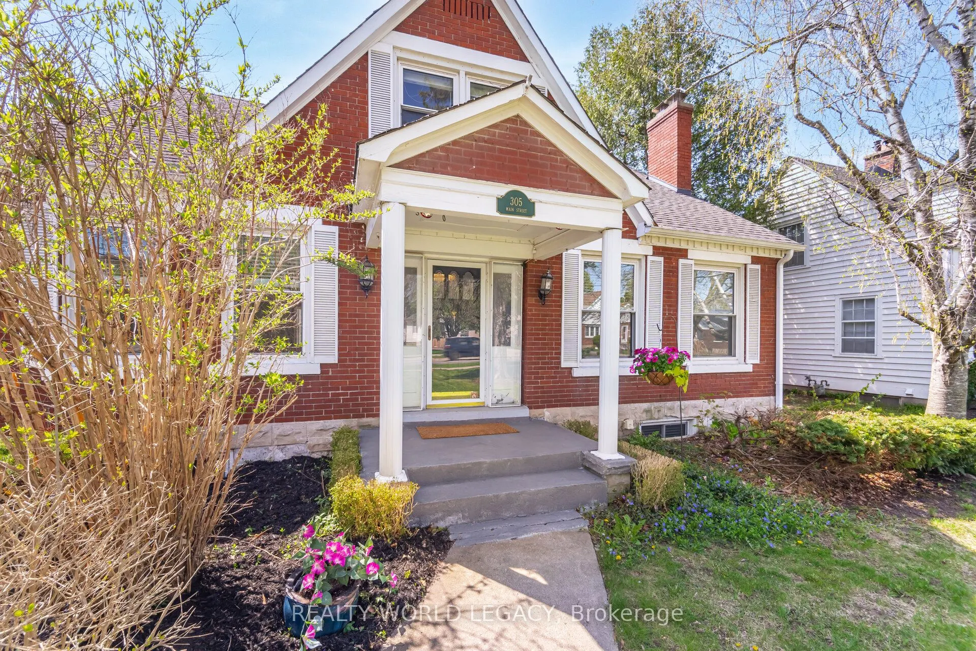 305 Main Street