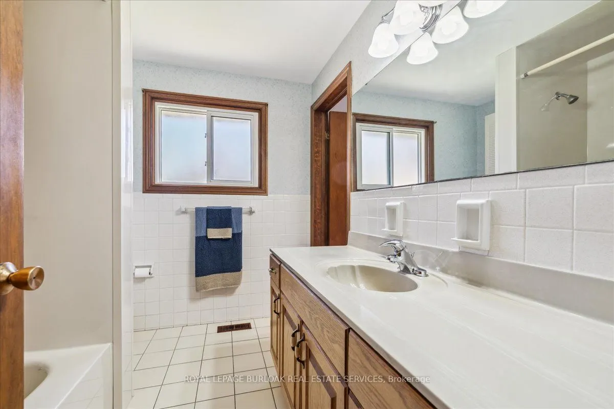 1 Westview Crescent