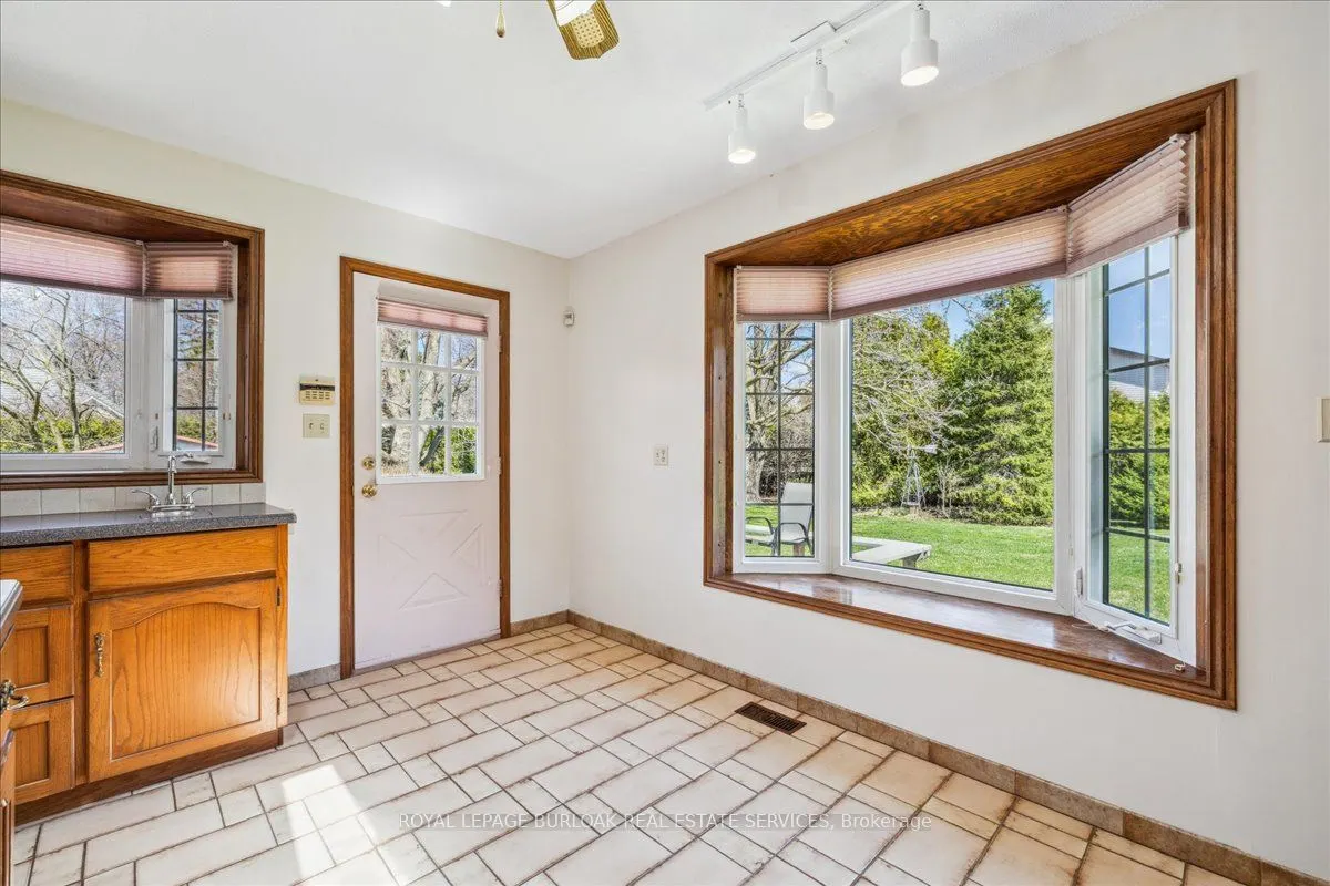1 Westview Crescent