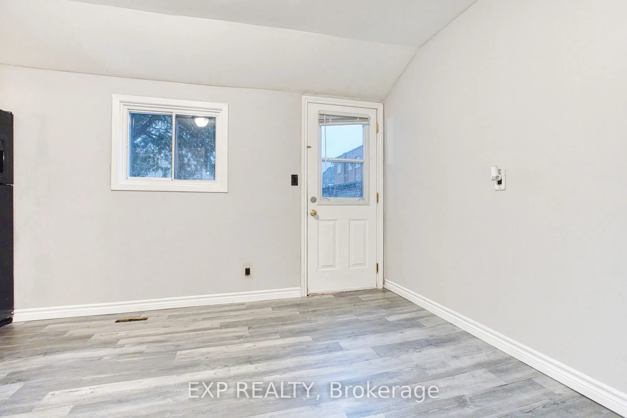 35 Niagara Street