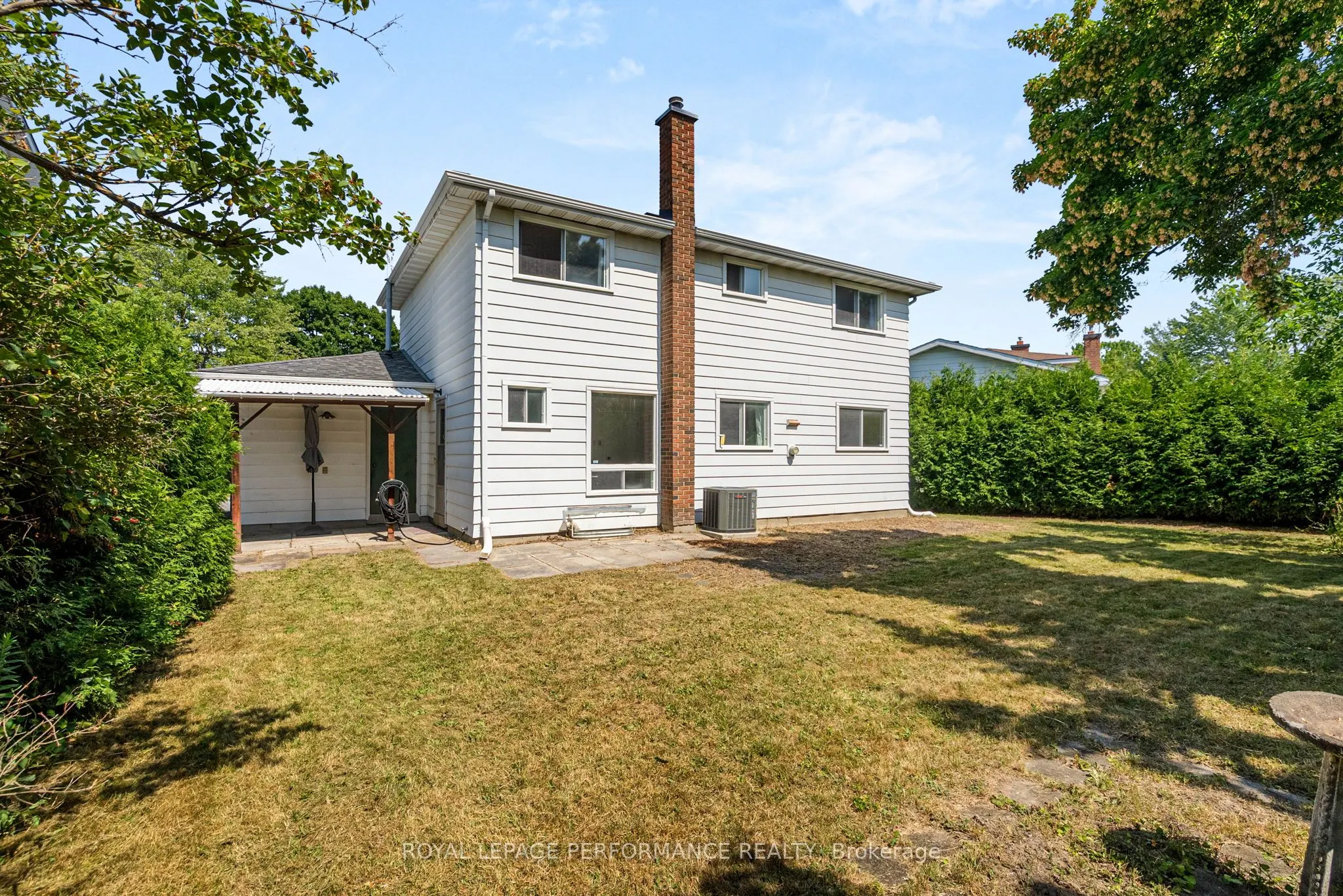 33 Woodview Crescent