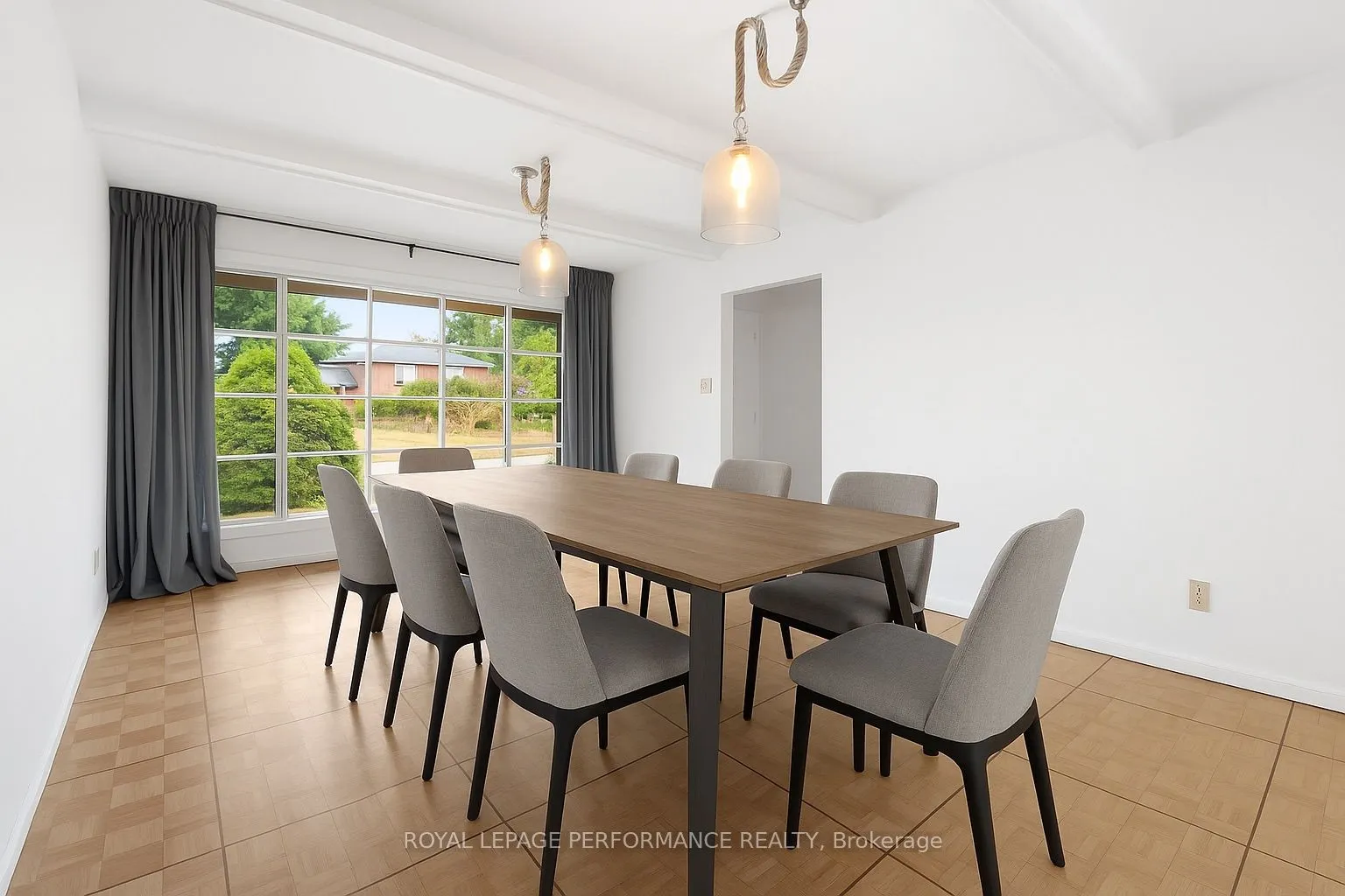 33 Woodview Crescent