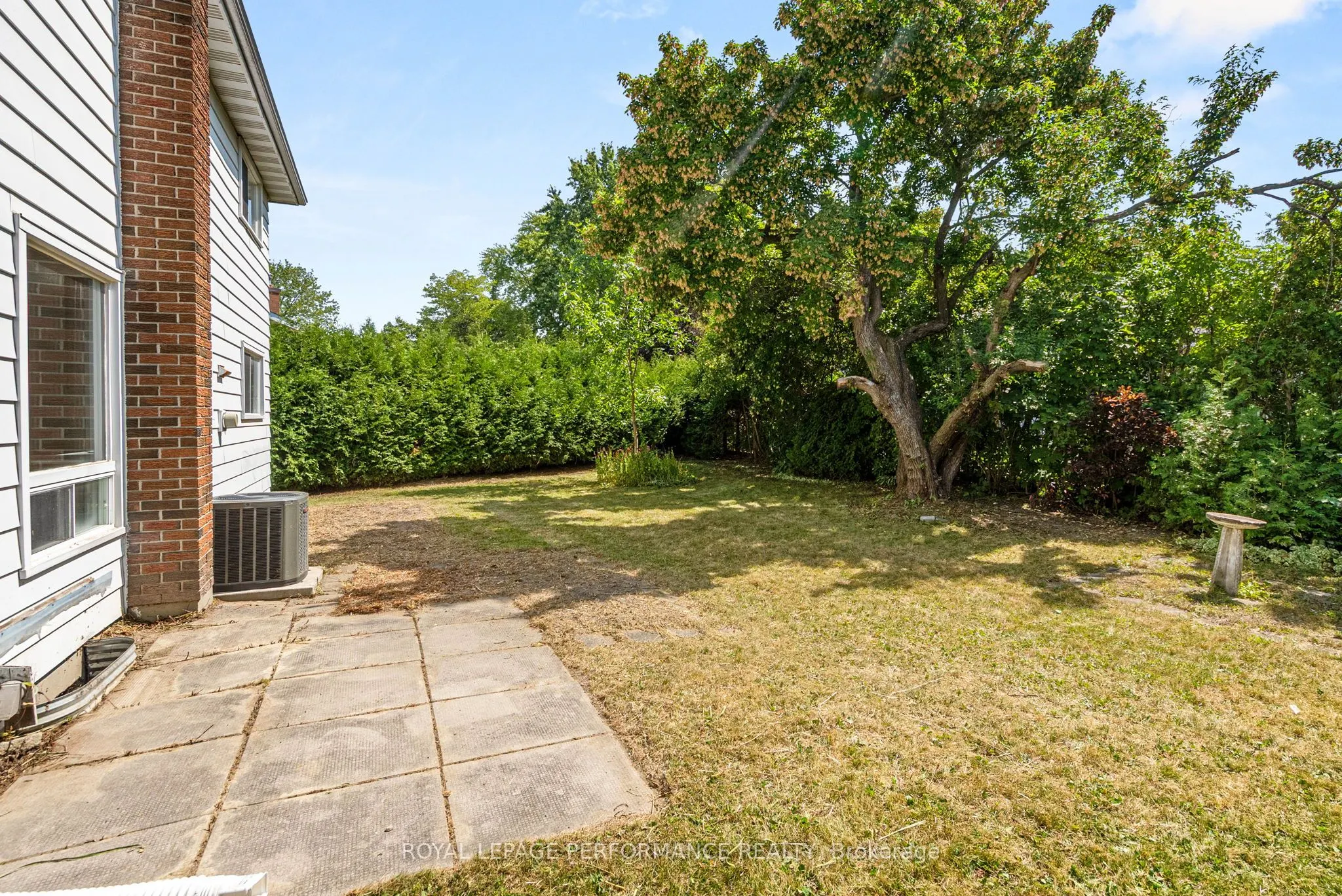 33 Woodview Crescent