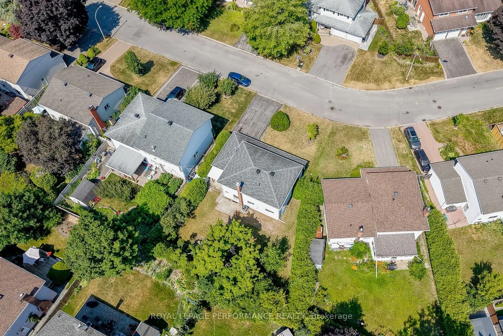 33 Woodview Crescent