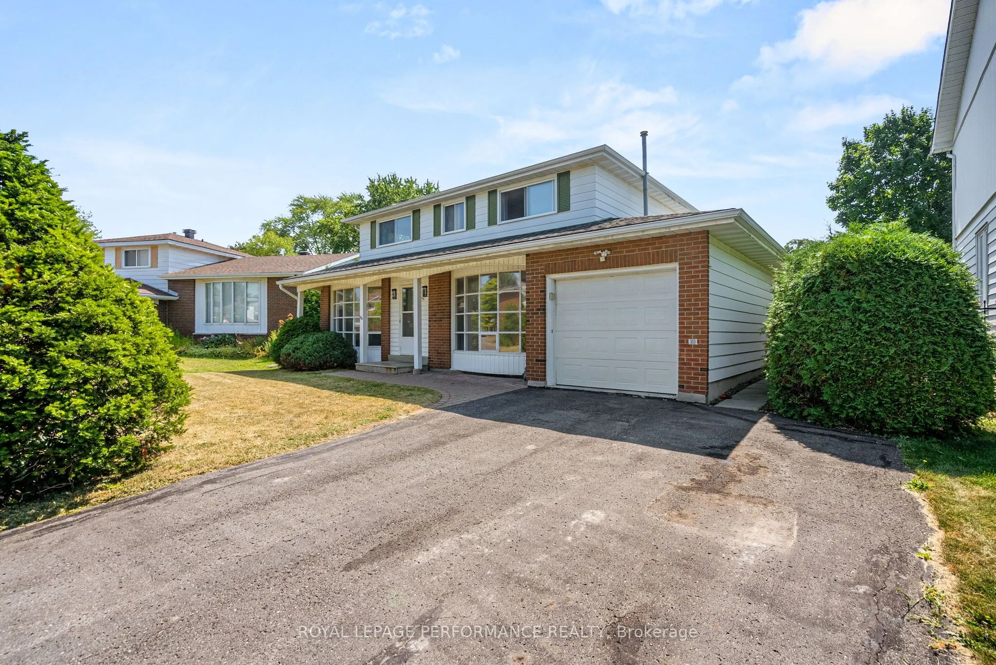 33 Woodview Crescent