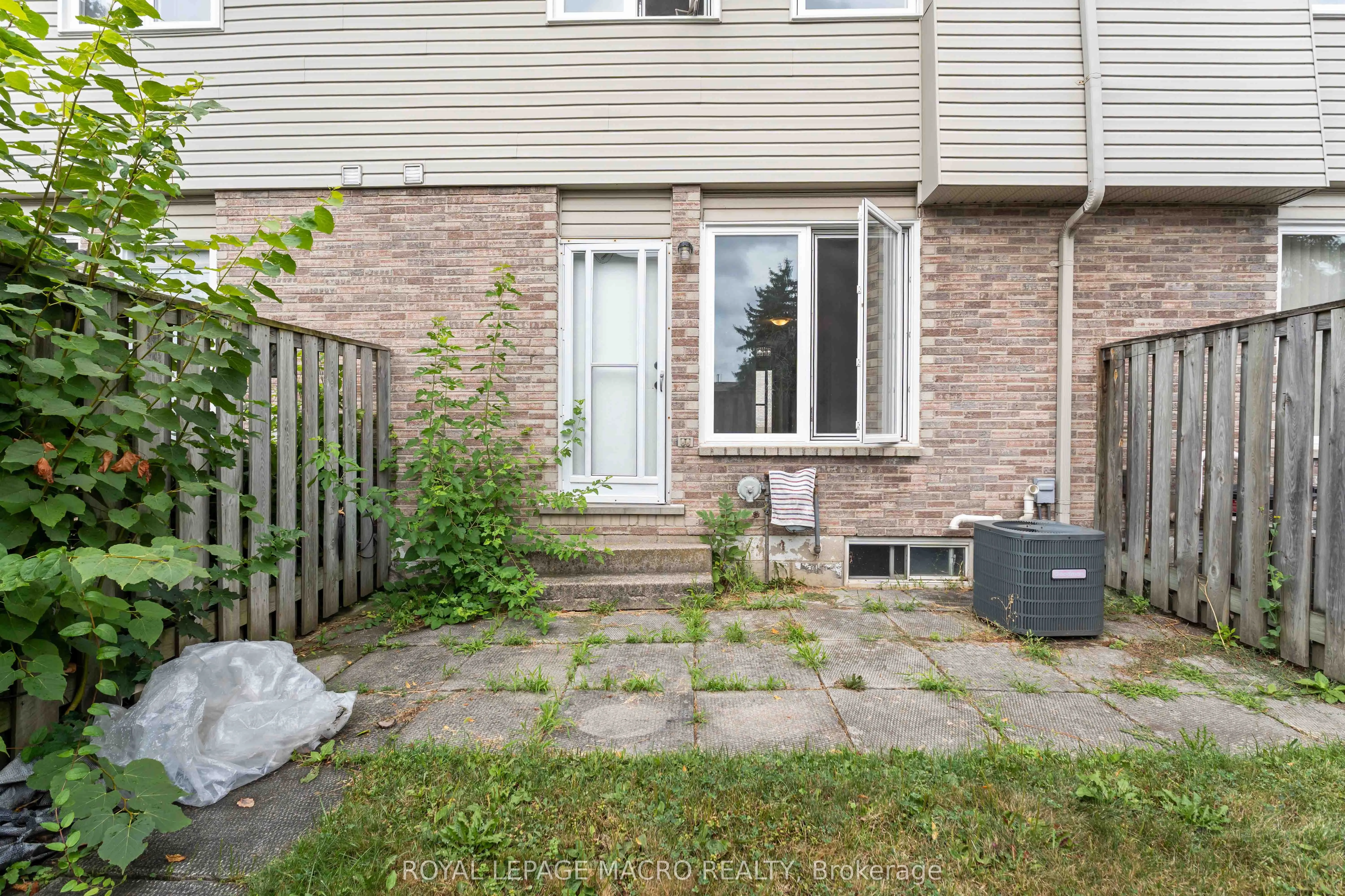 33 Rochelle Avenue, #60
