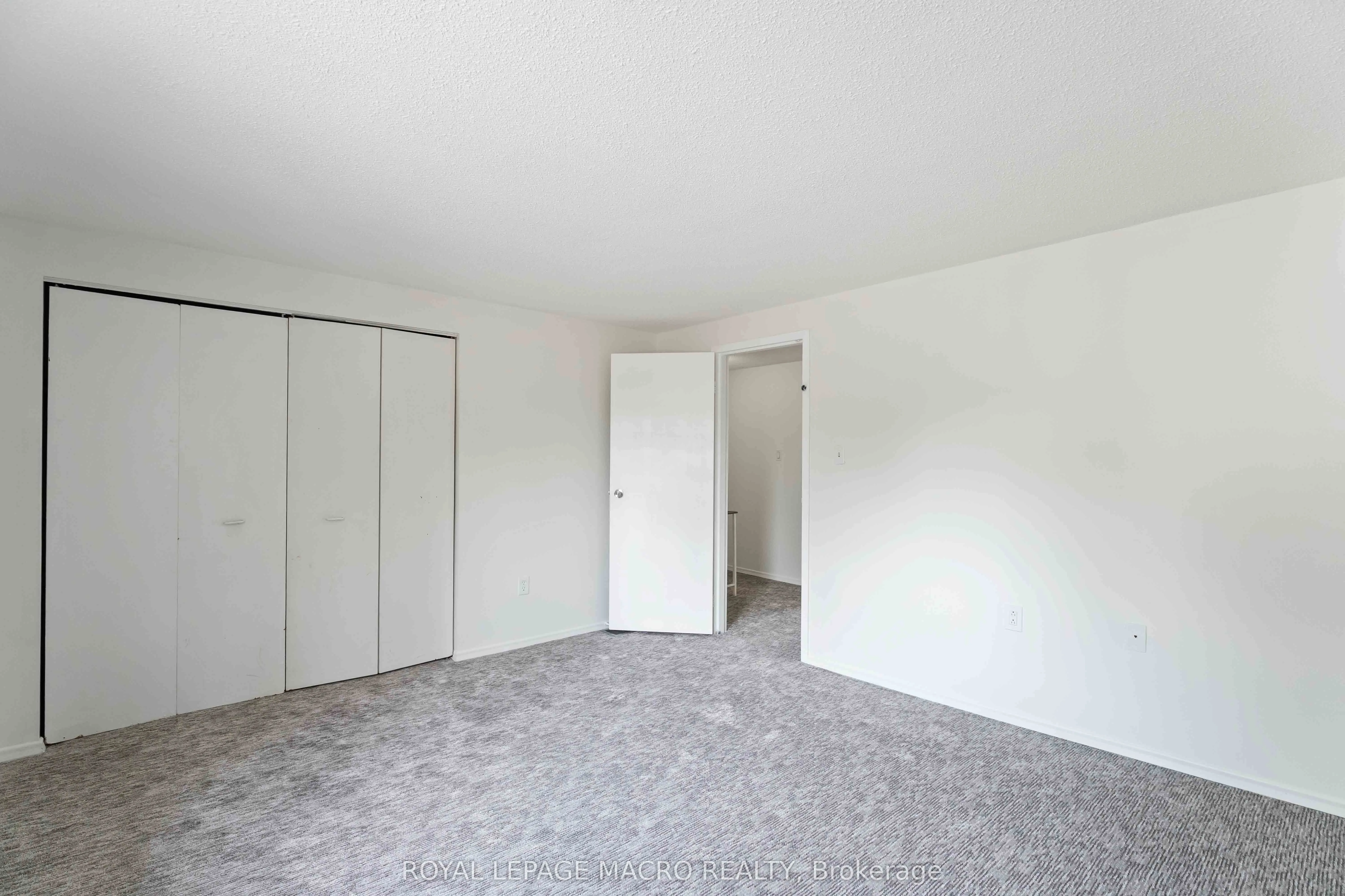 33 Rochelle Avenue, #60