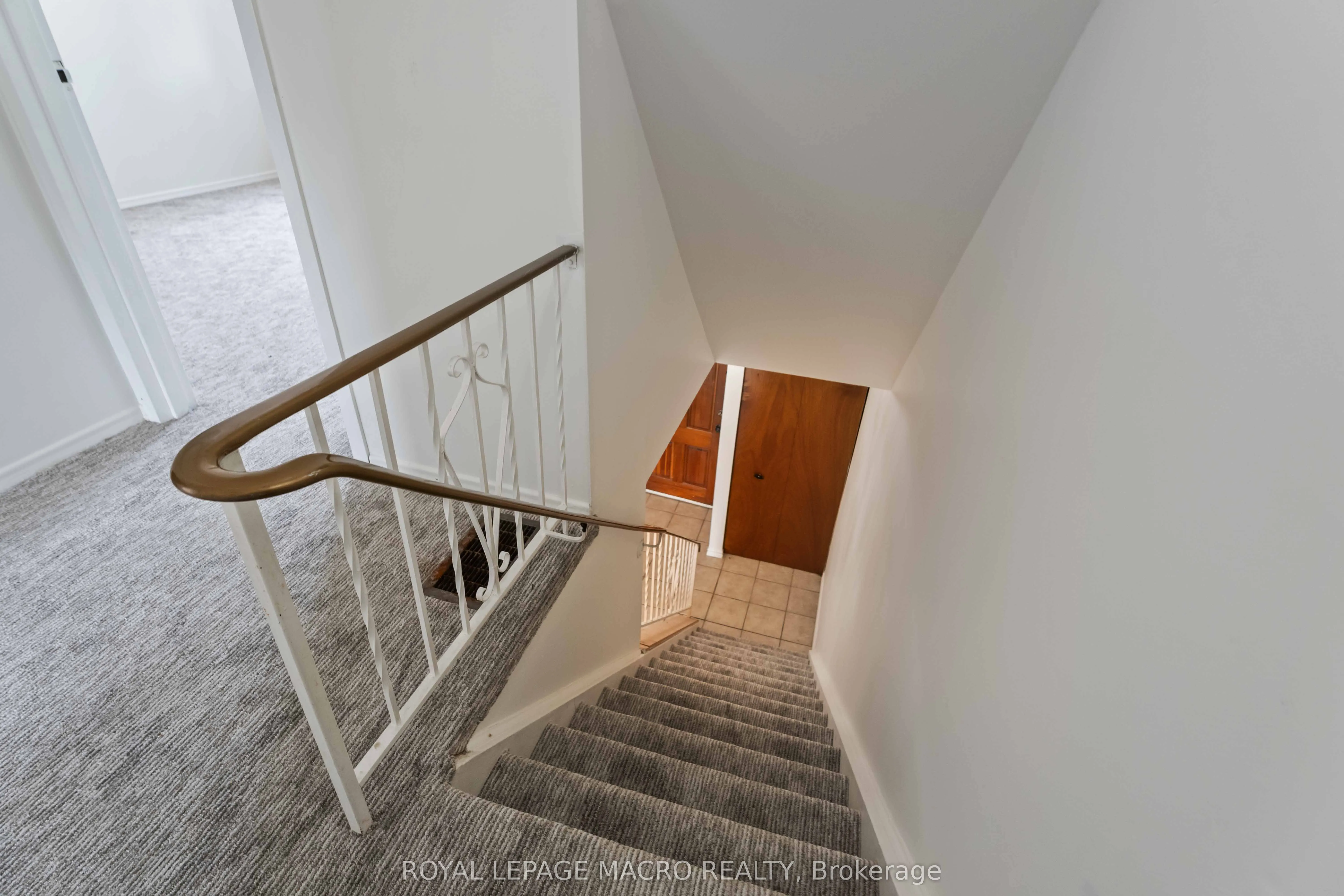 33 Rochelle Avenue, #60