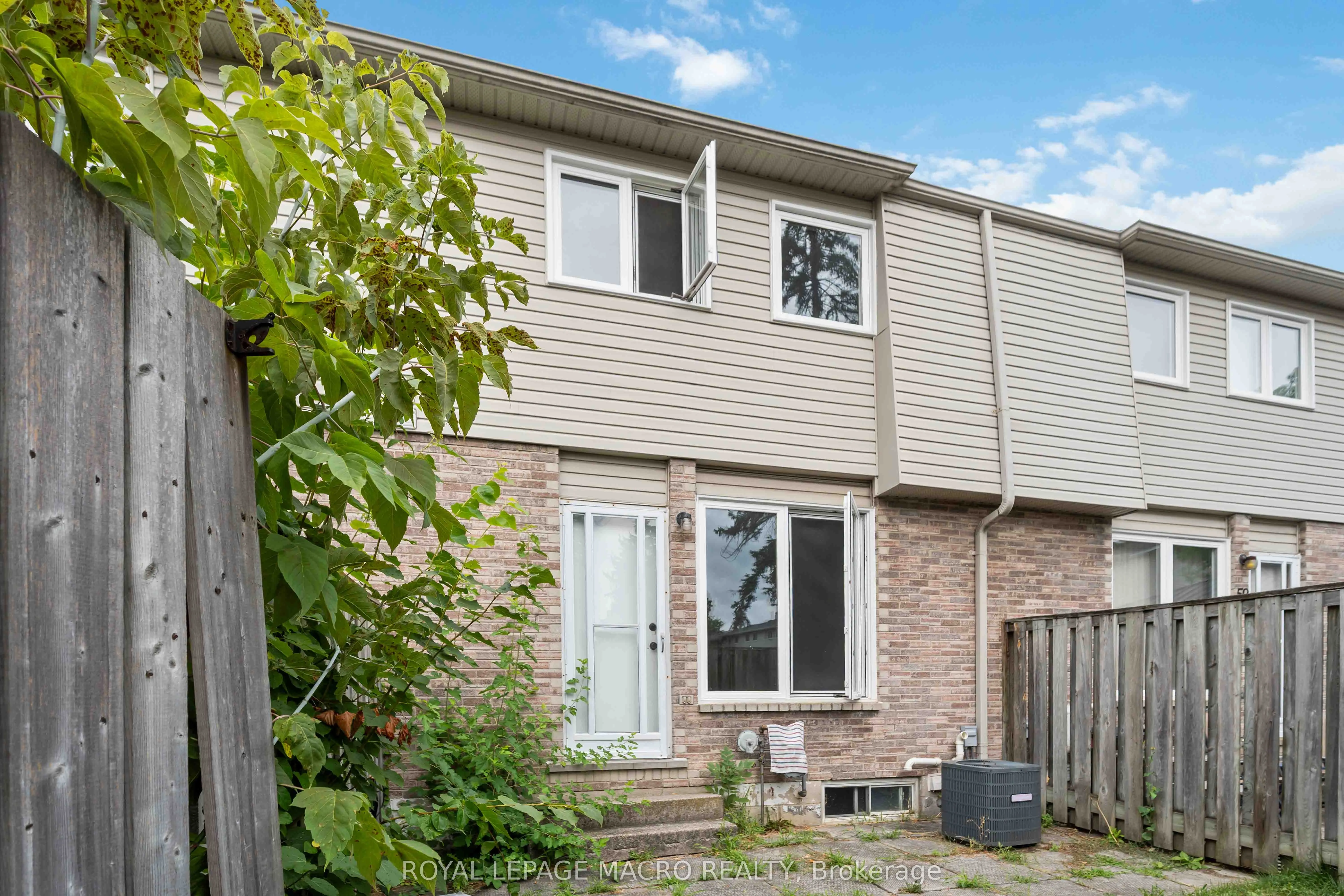 33 Rochelle Avenue, #60