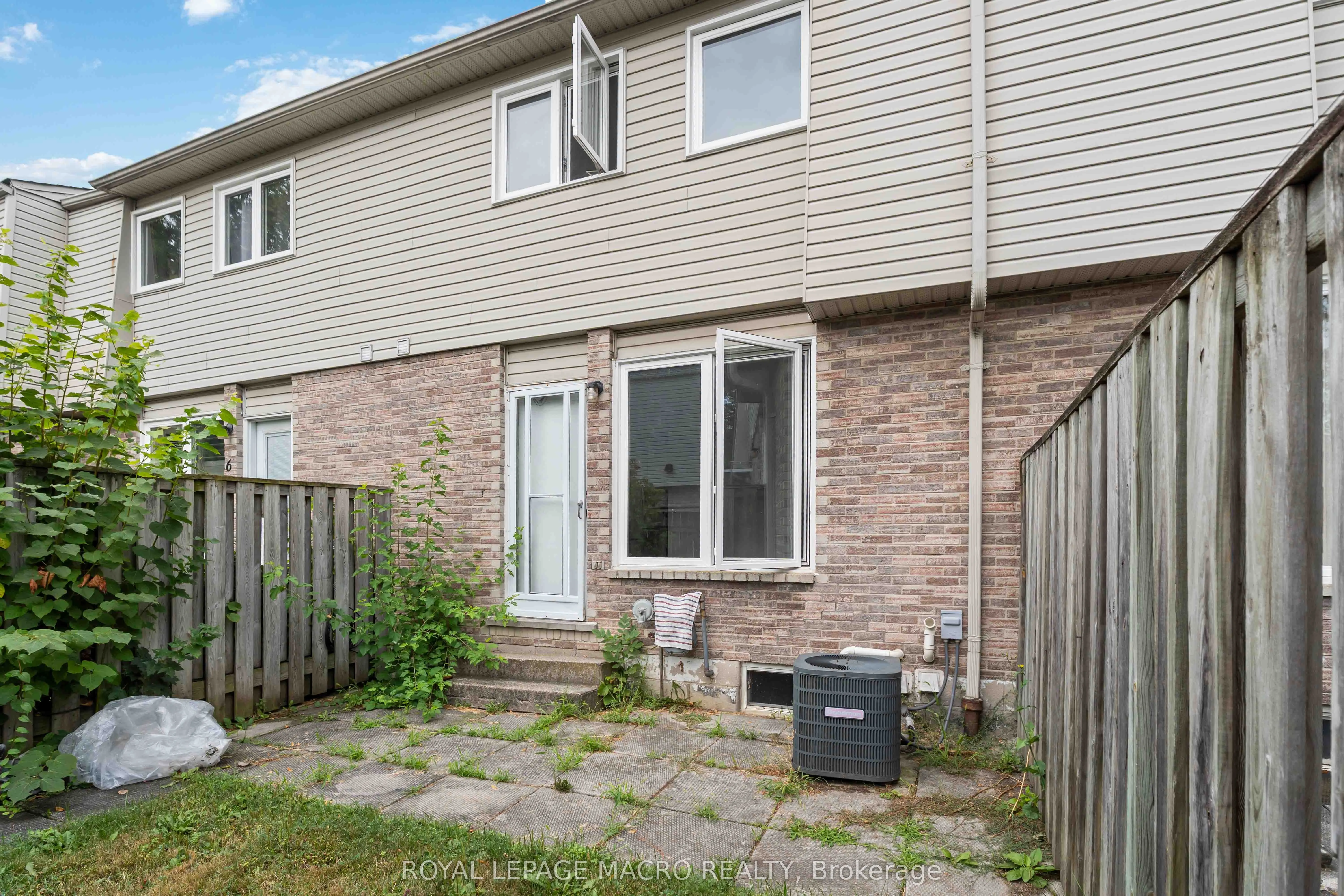 33 Rochelle Avenue, #60