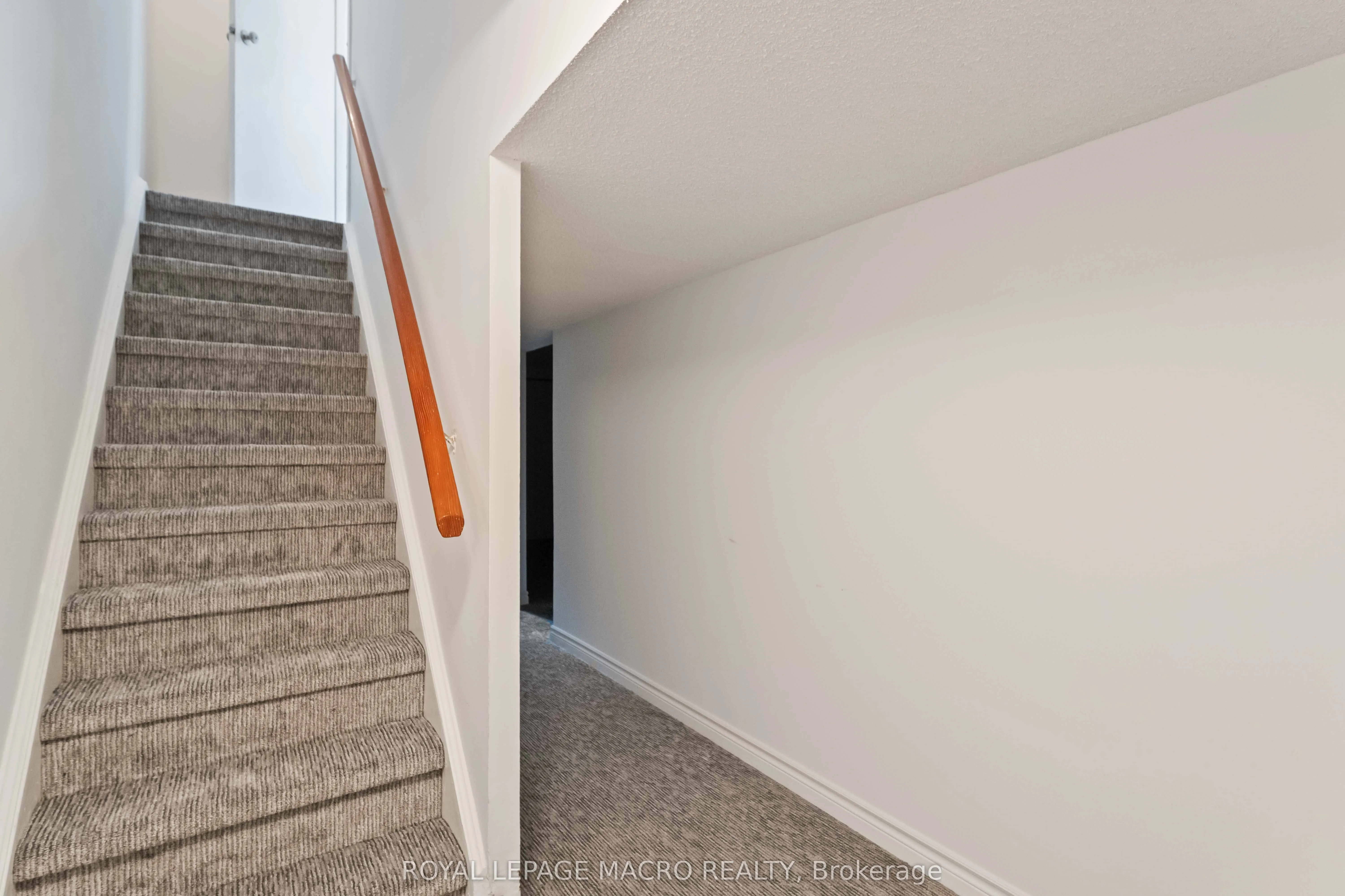 33 Rochelle Avenue, #60
