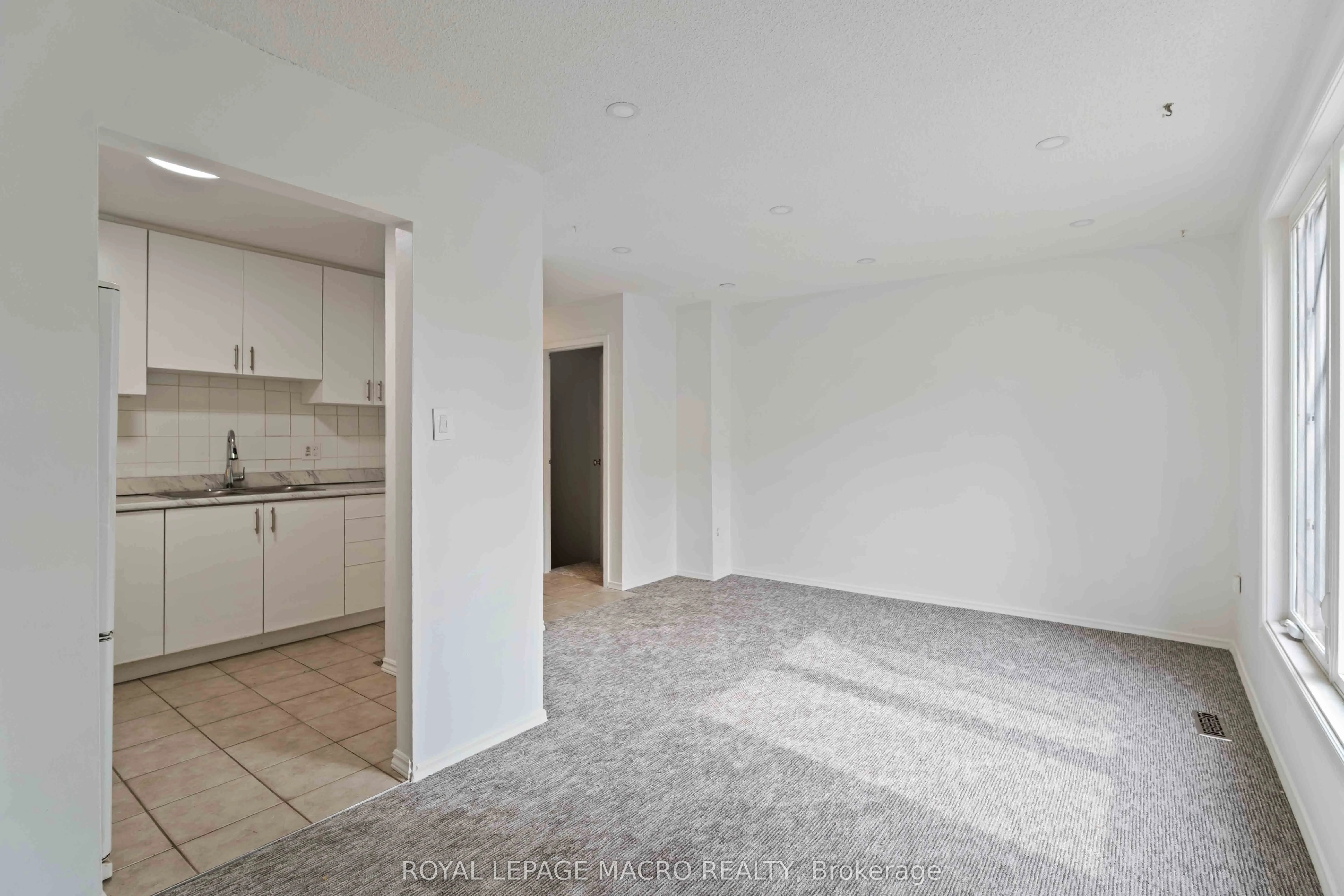33 Rochelle Avenue, #60