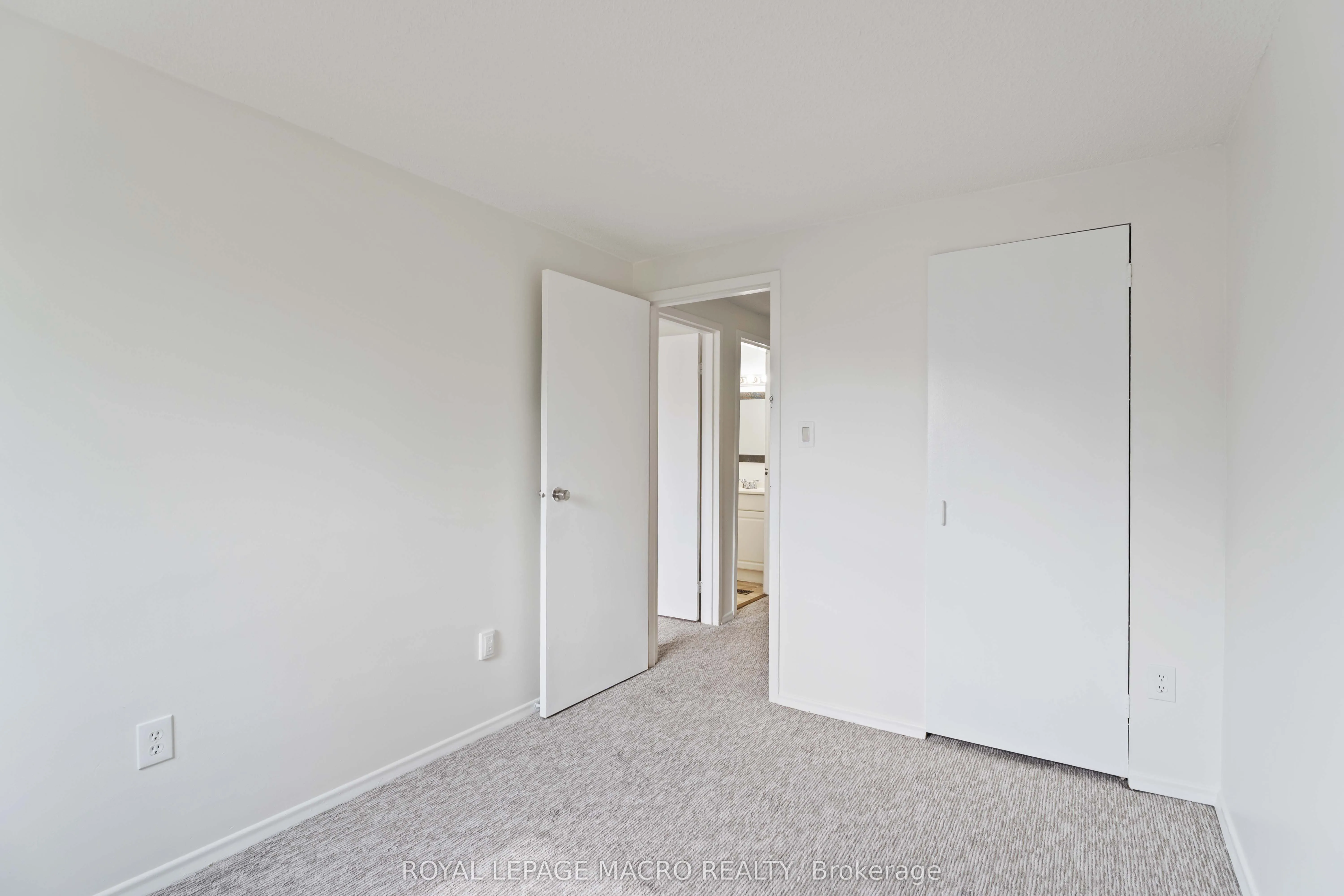 33 Rochelle Avenue, #60