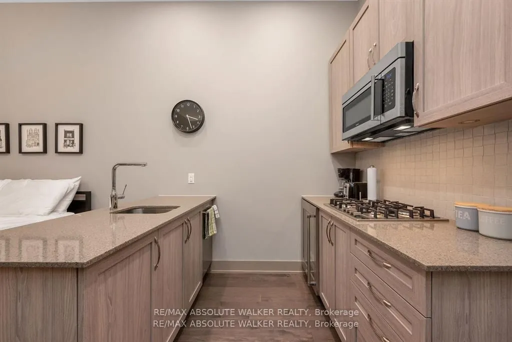 11 Des Oblats Avenue, #202