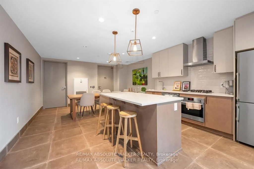 11 Des Oblats Avenue, #202