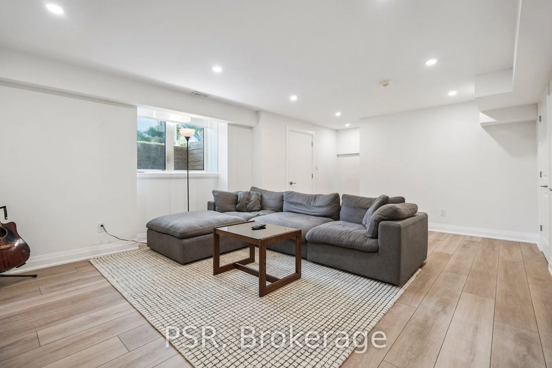 8 Paxton Avenue