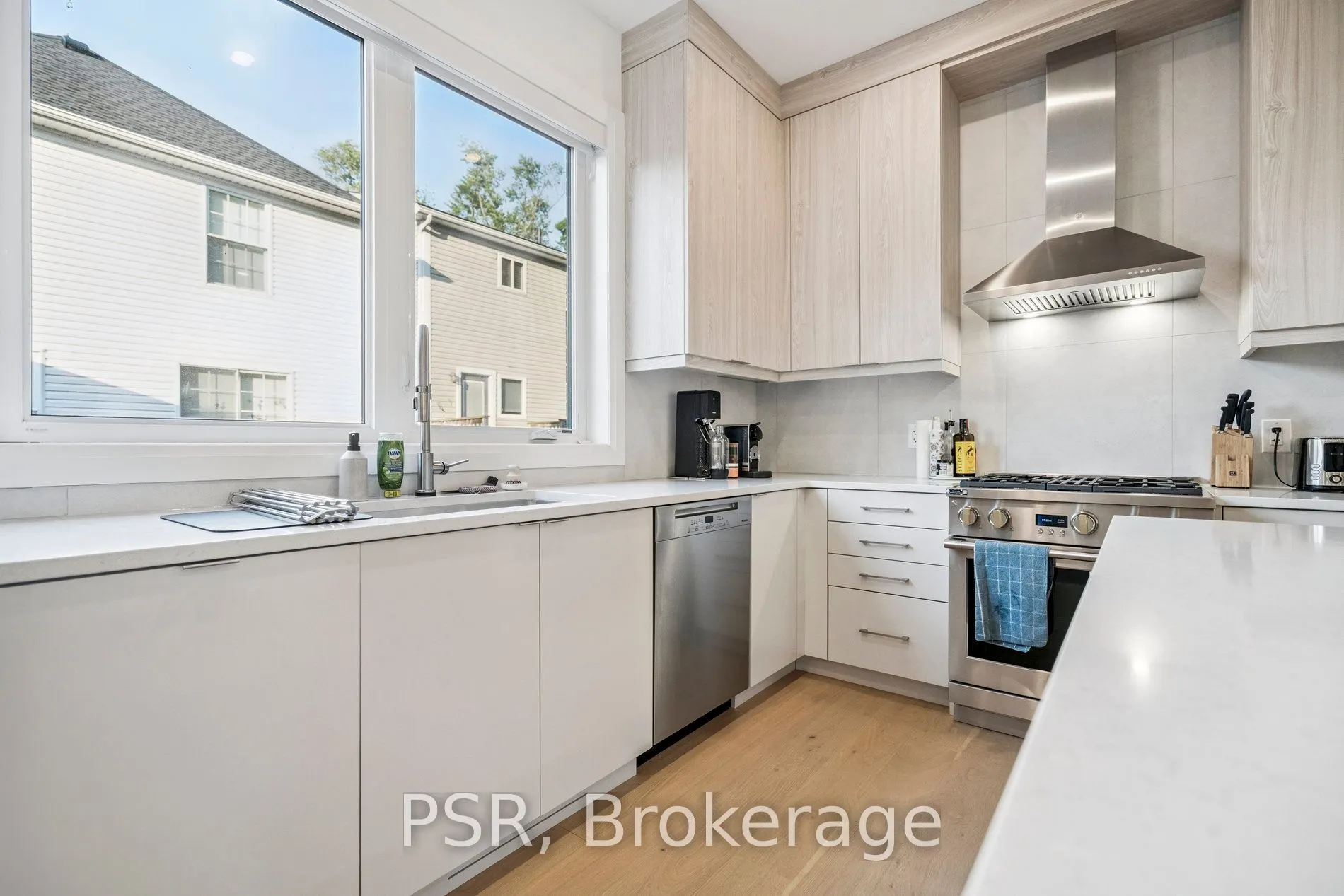 8 Paxton Avenue