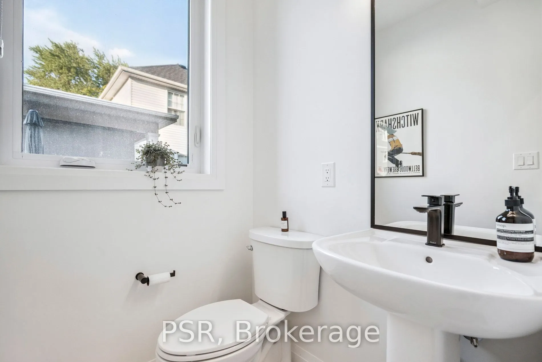 8 Paxton Avenue