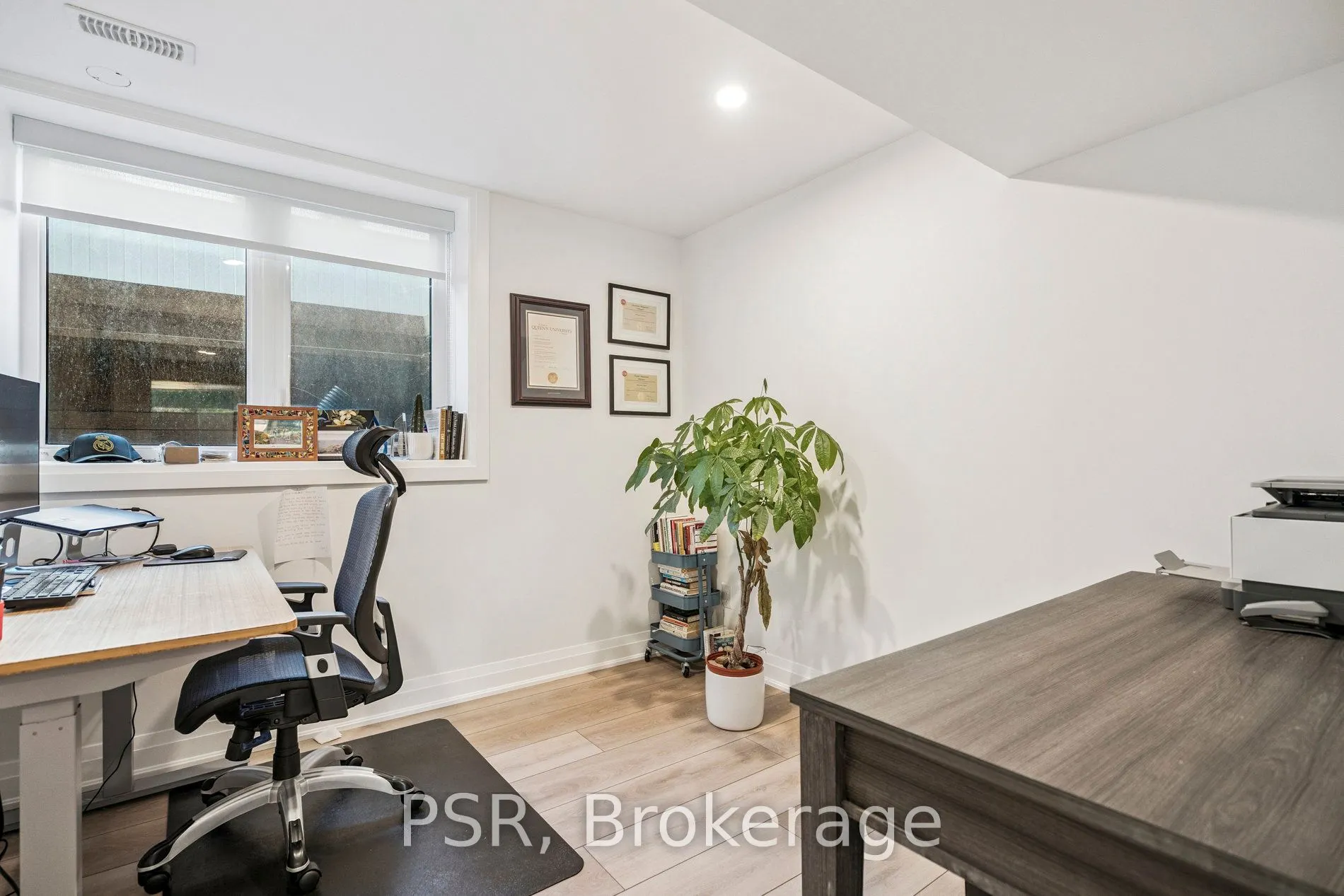 8 Paxton Avenue
