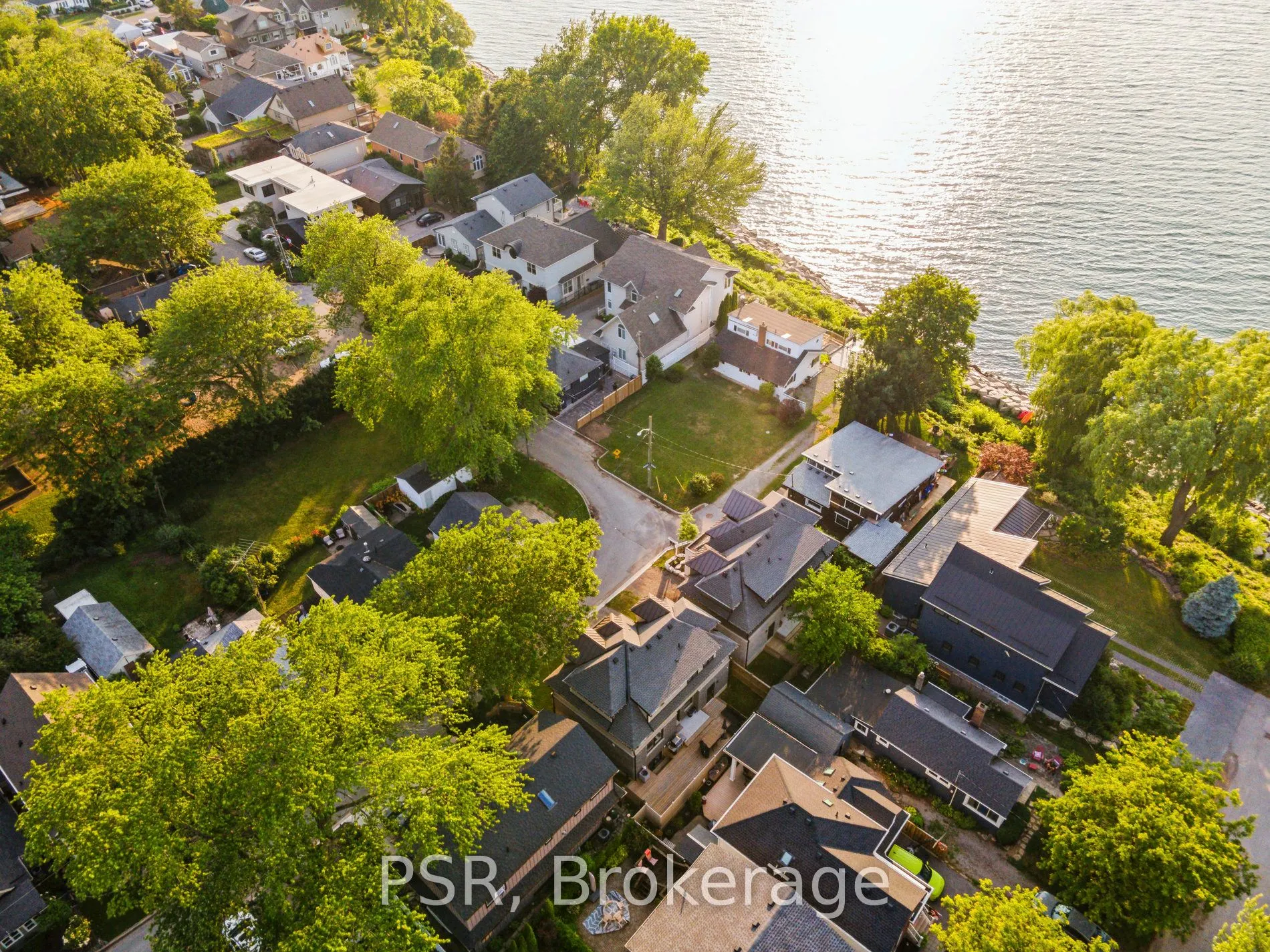 8 Paxton Avenue