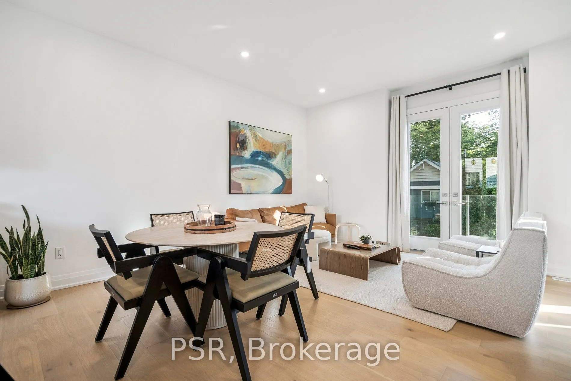 8 Paxton Avenue