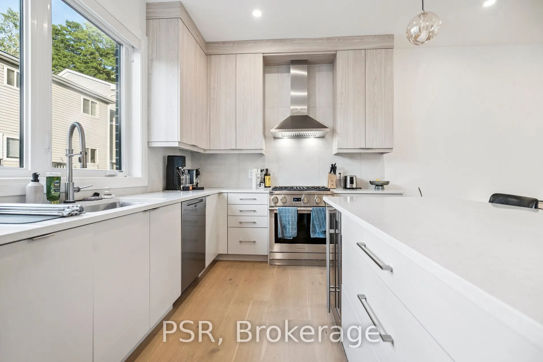 8 Paxton Avenue