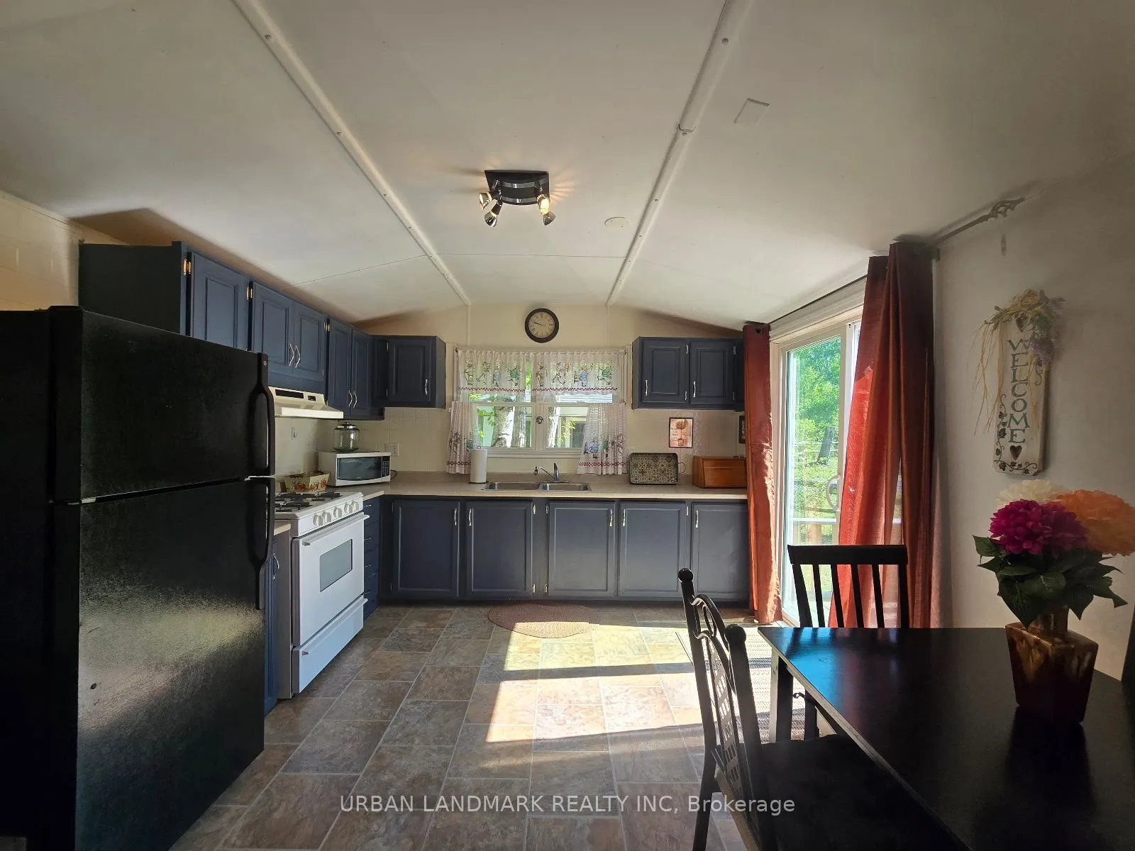 302 Quin Mo Lac Road