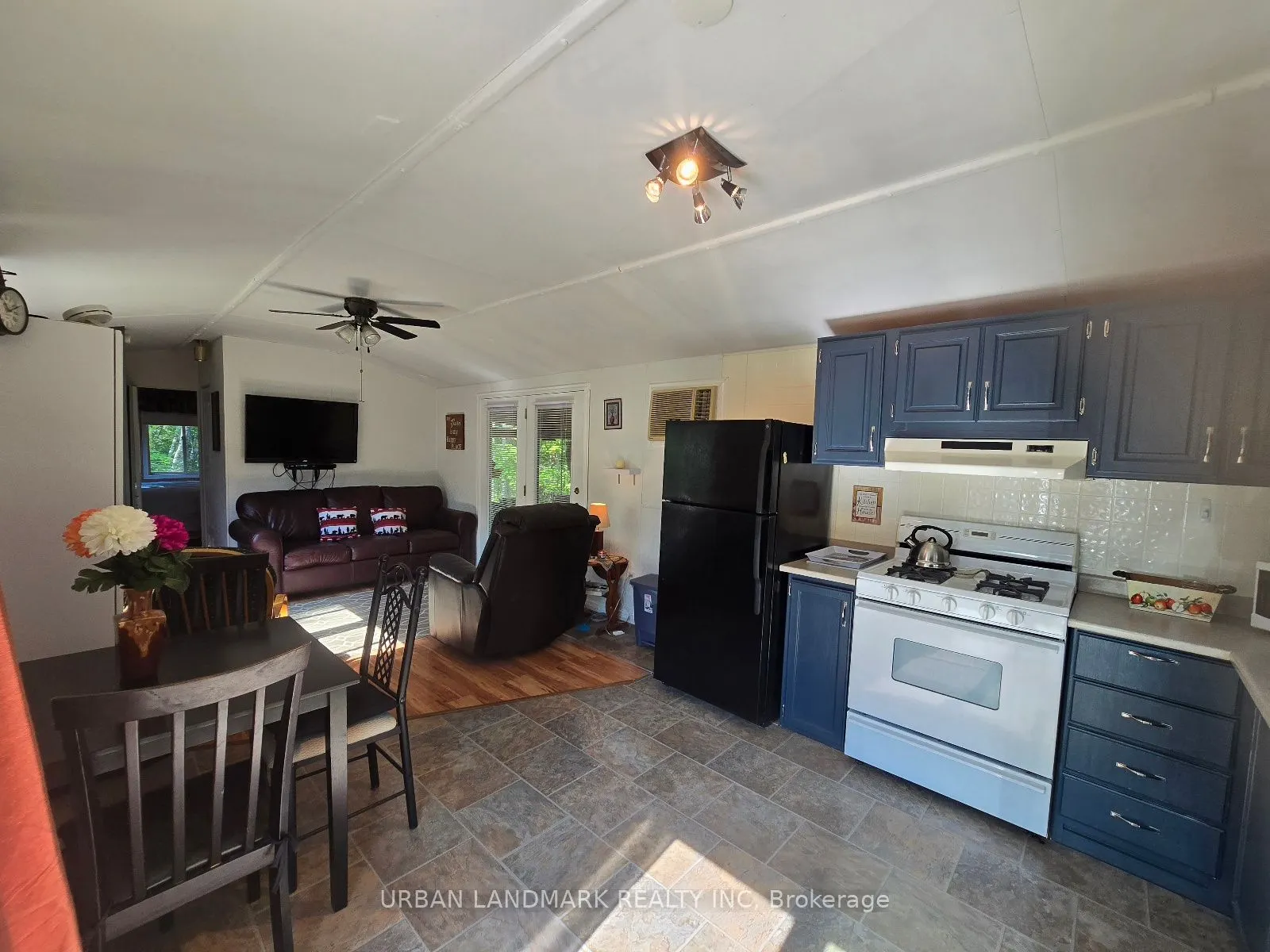 302 Quin Mo Lac Road