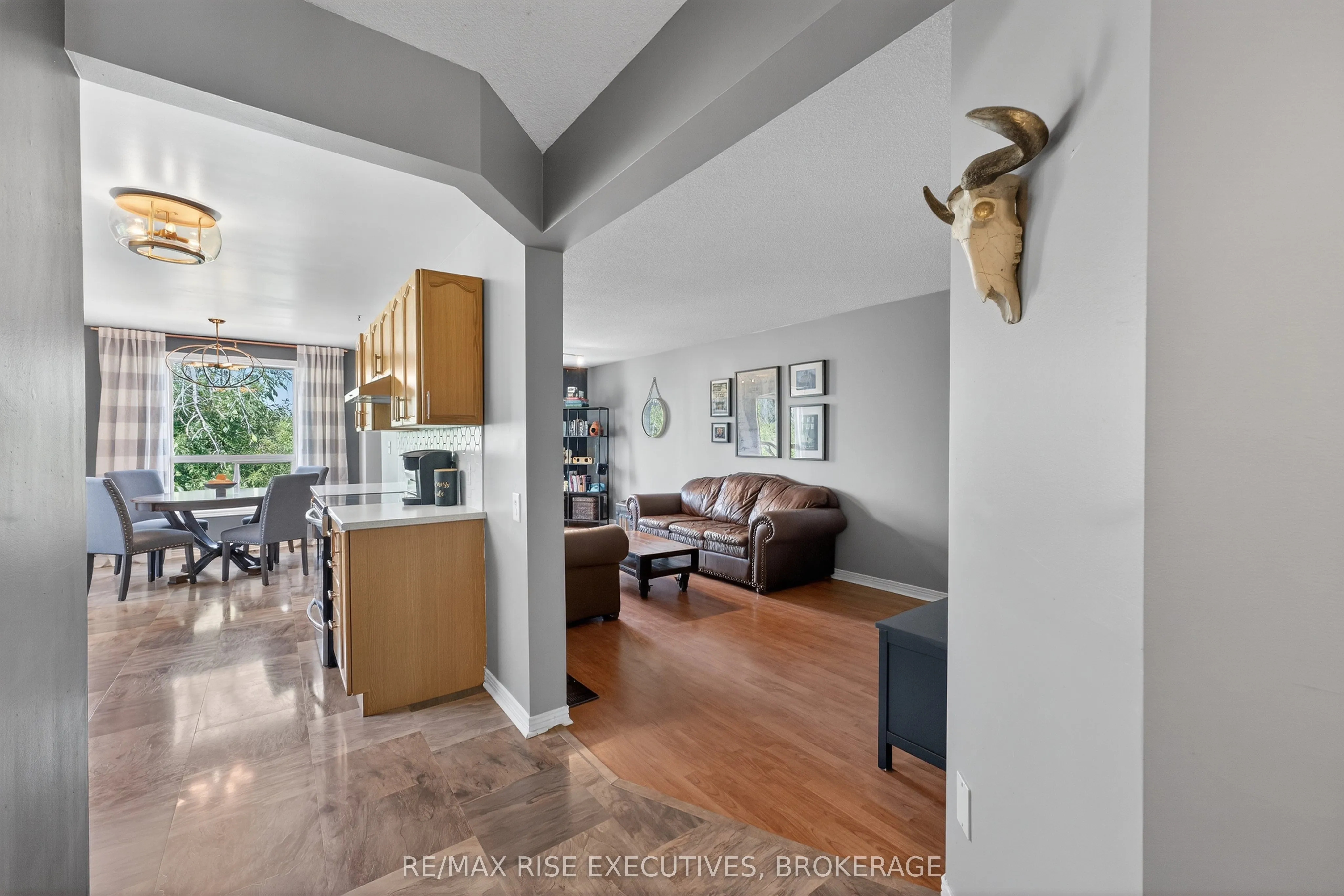 1328 Brackenwood Crescent