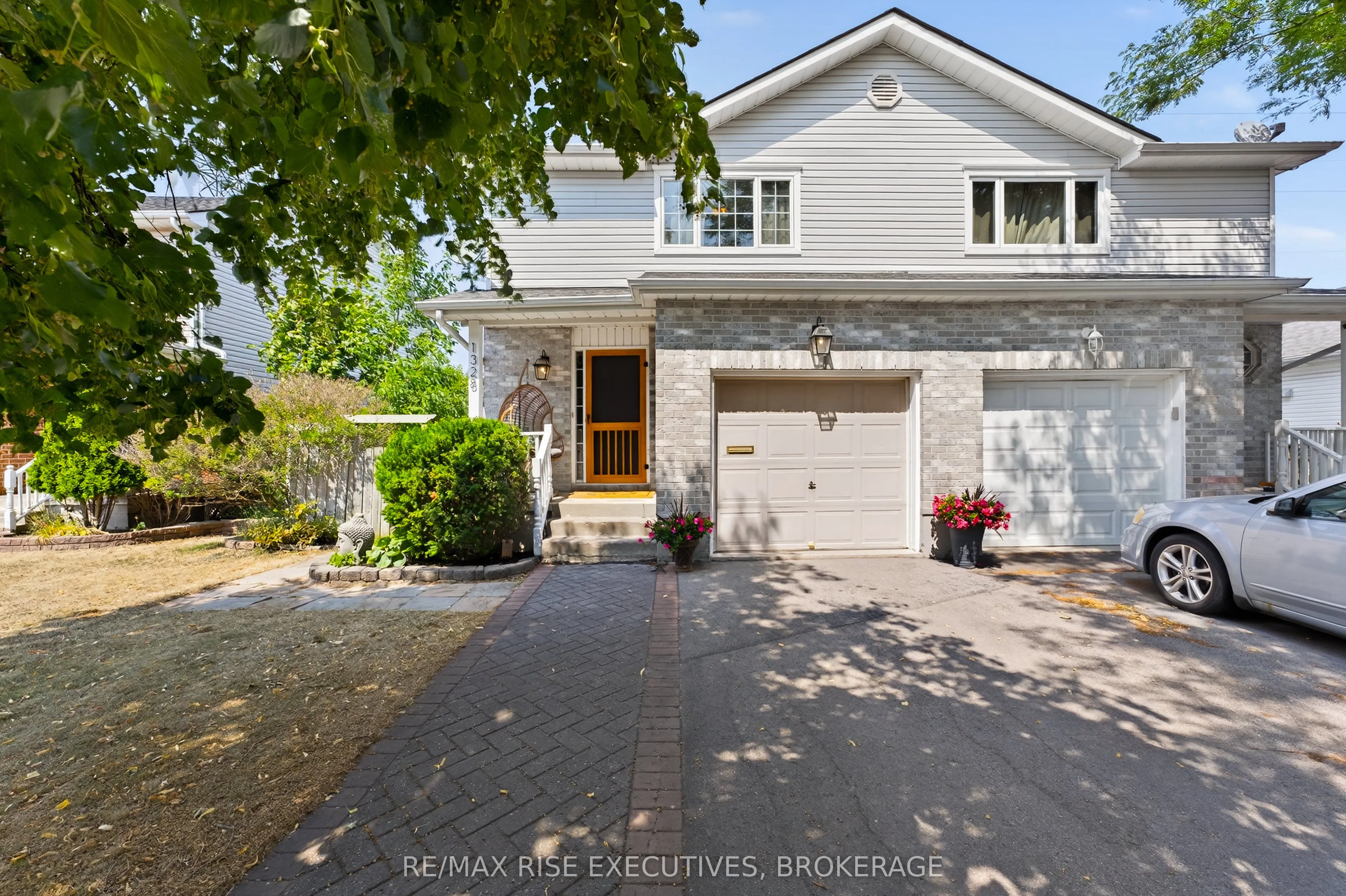 1328 Brackenwood Crescent