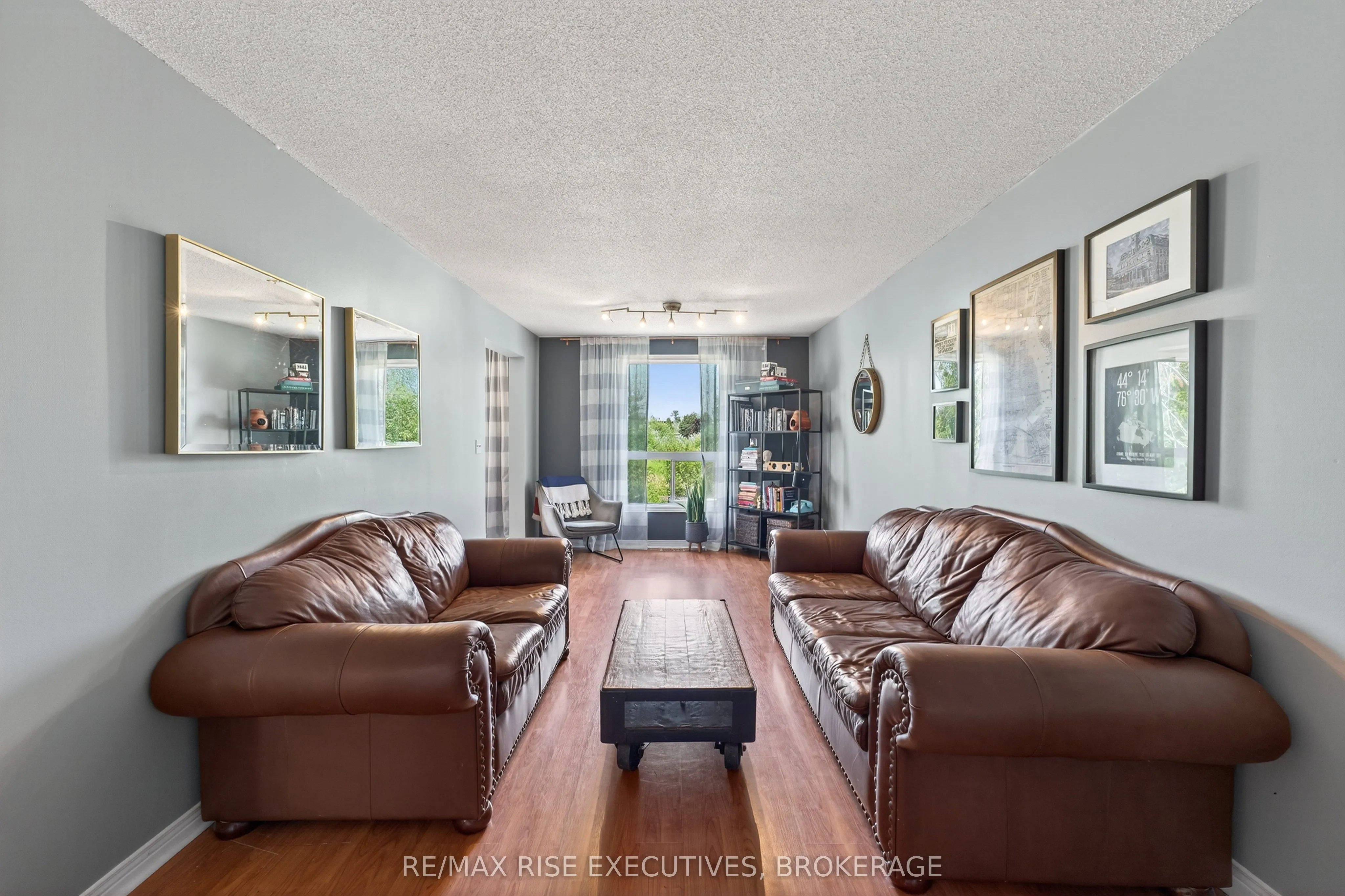 1328 Brackenwood Crescent