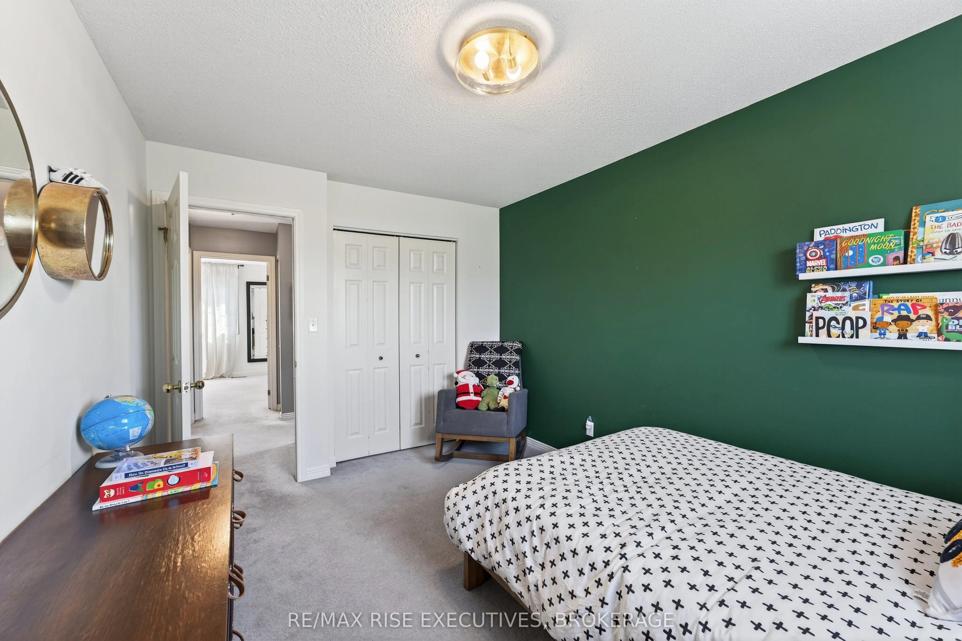 1328 Brackenwood Crescent