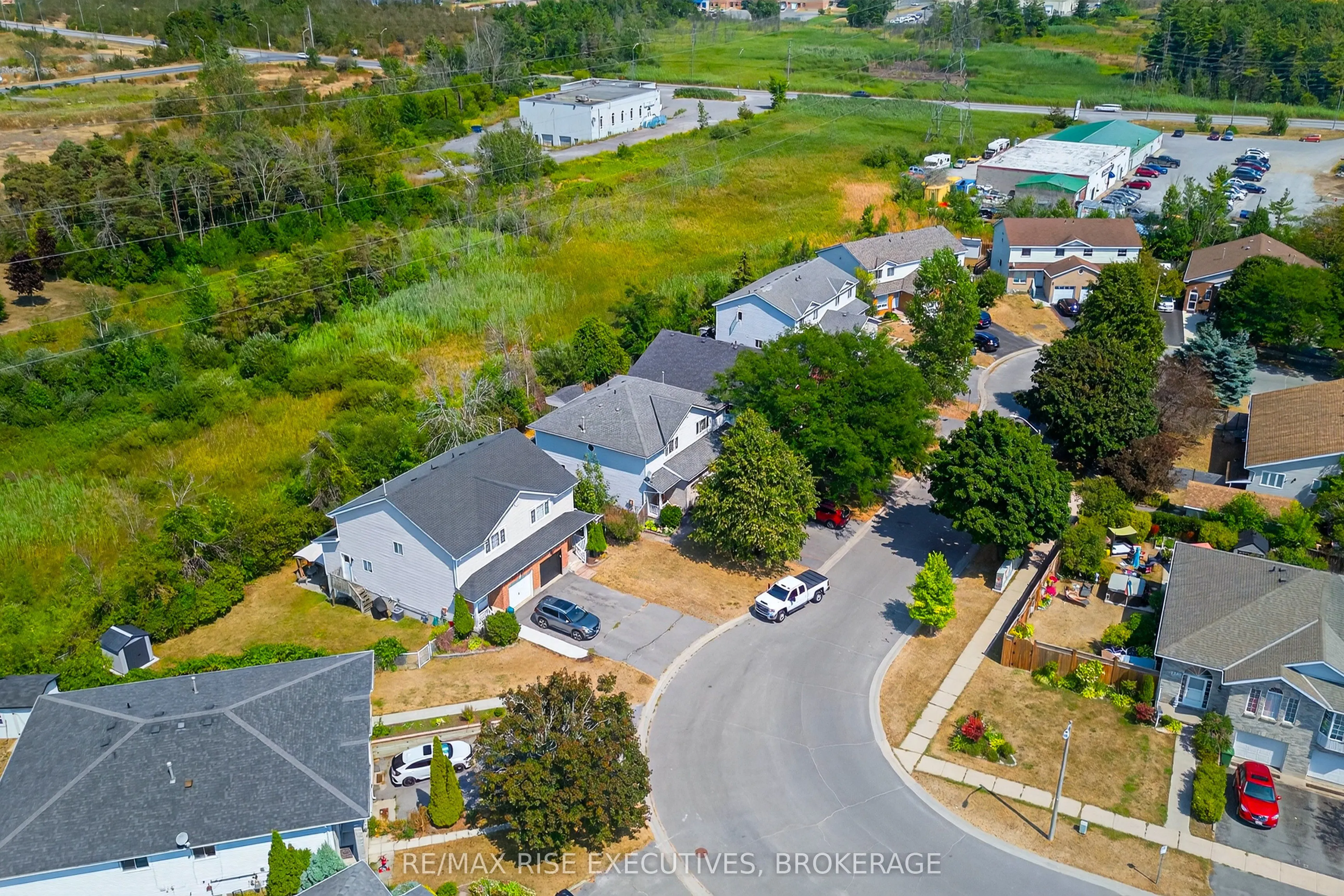 1328 Brackenwood Crescent