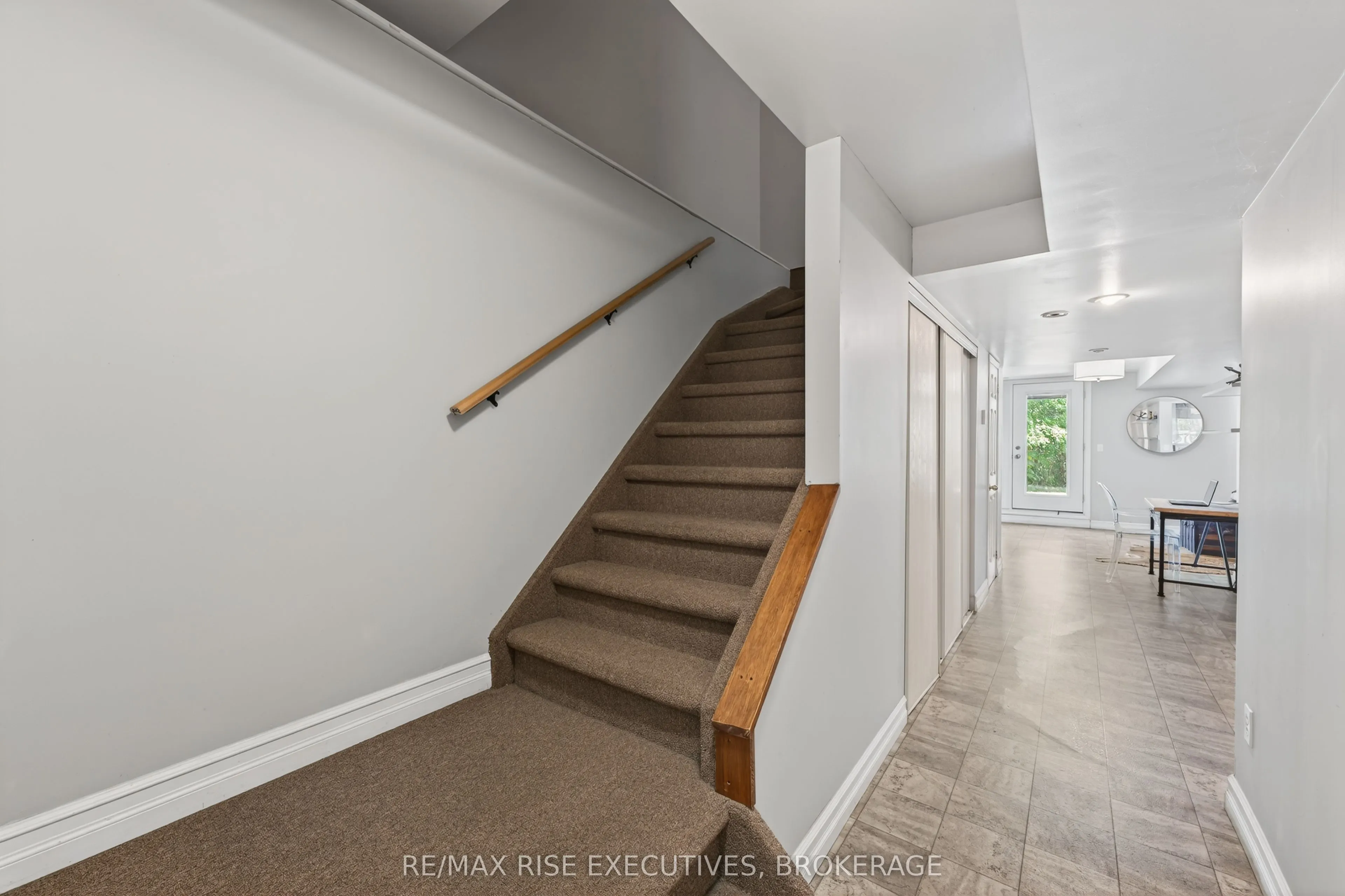 1328 Brackenwood Crescent