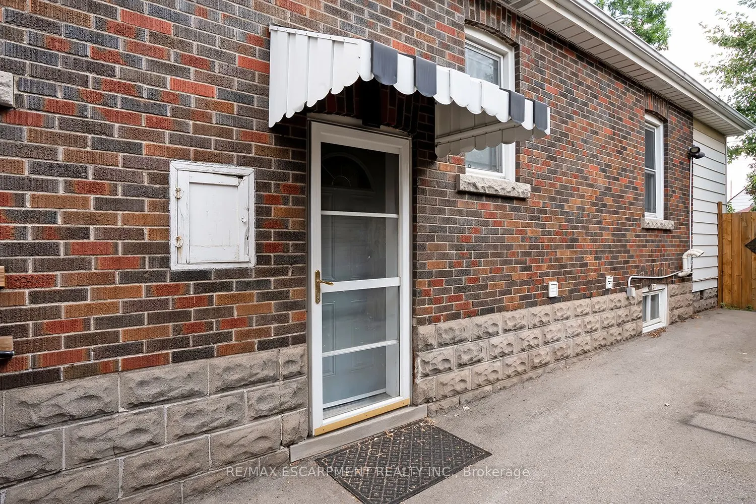 65 Kenilworth Avenue S, #Main
