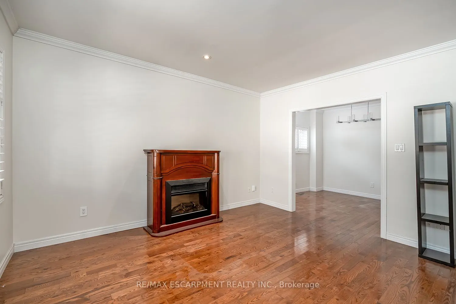 65 Kenilworth Avenue S, #Main