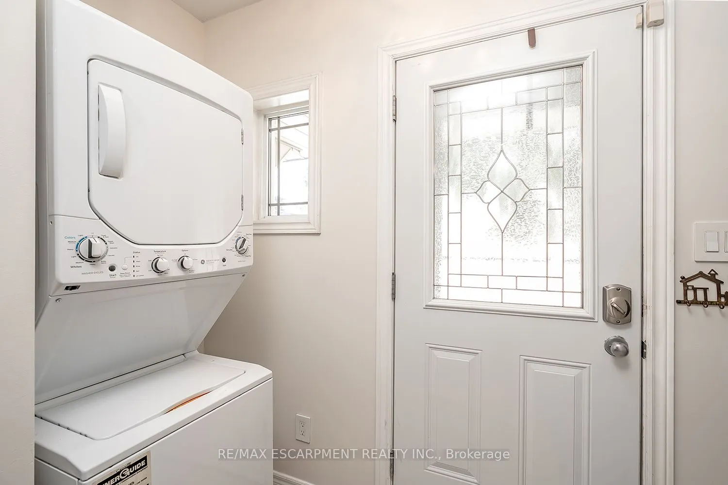 65 Kenilworth Avenue S, #Main